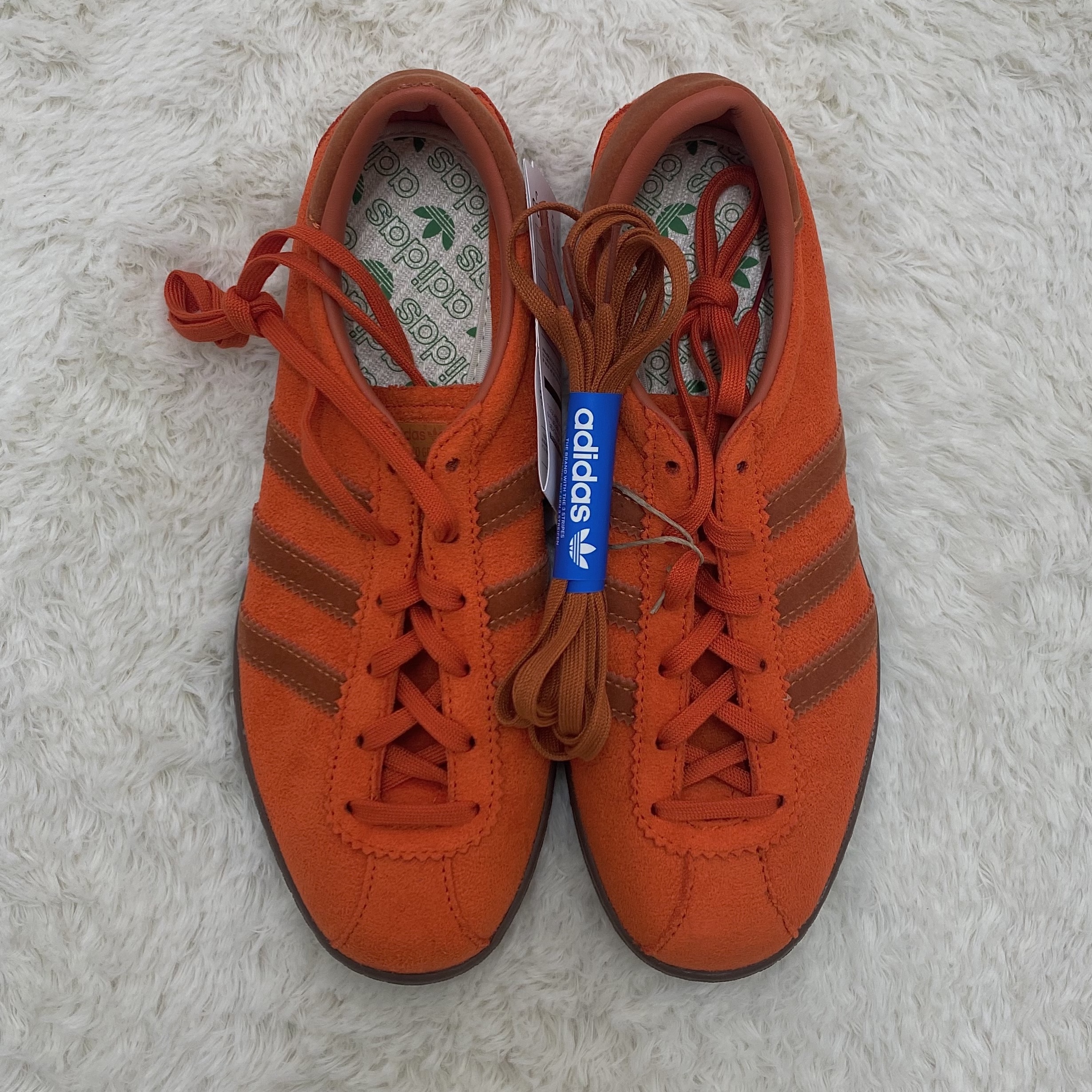 Adidas Tobacco Gruen Collegiate Orange 착용 스타일