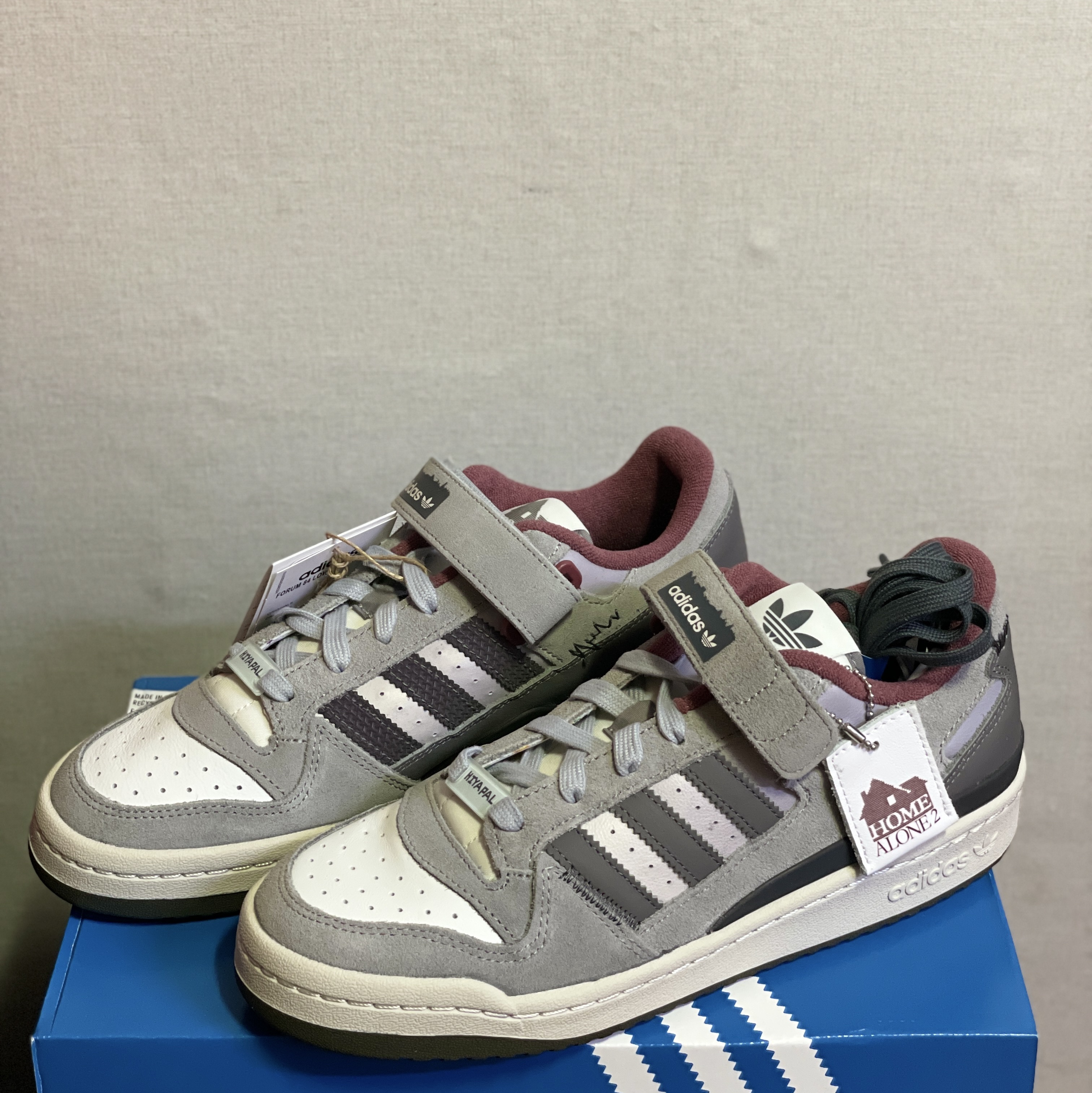 Adidas Forum 84 Low Home Alone 2 착용 스타일 - 1