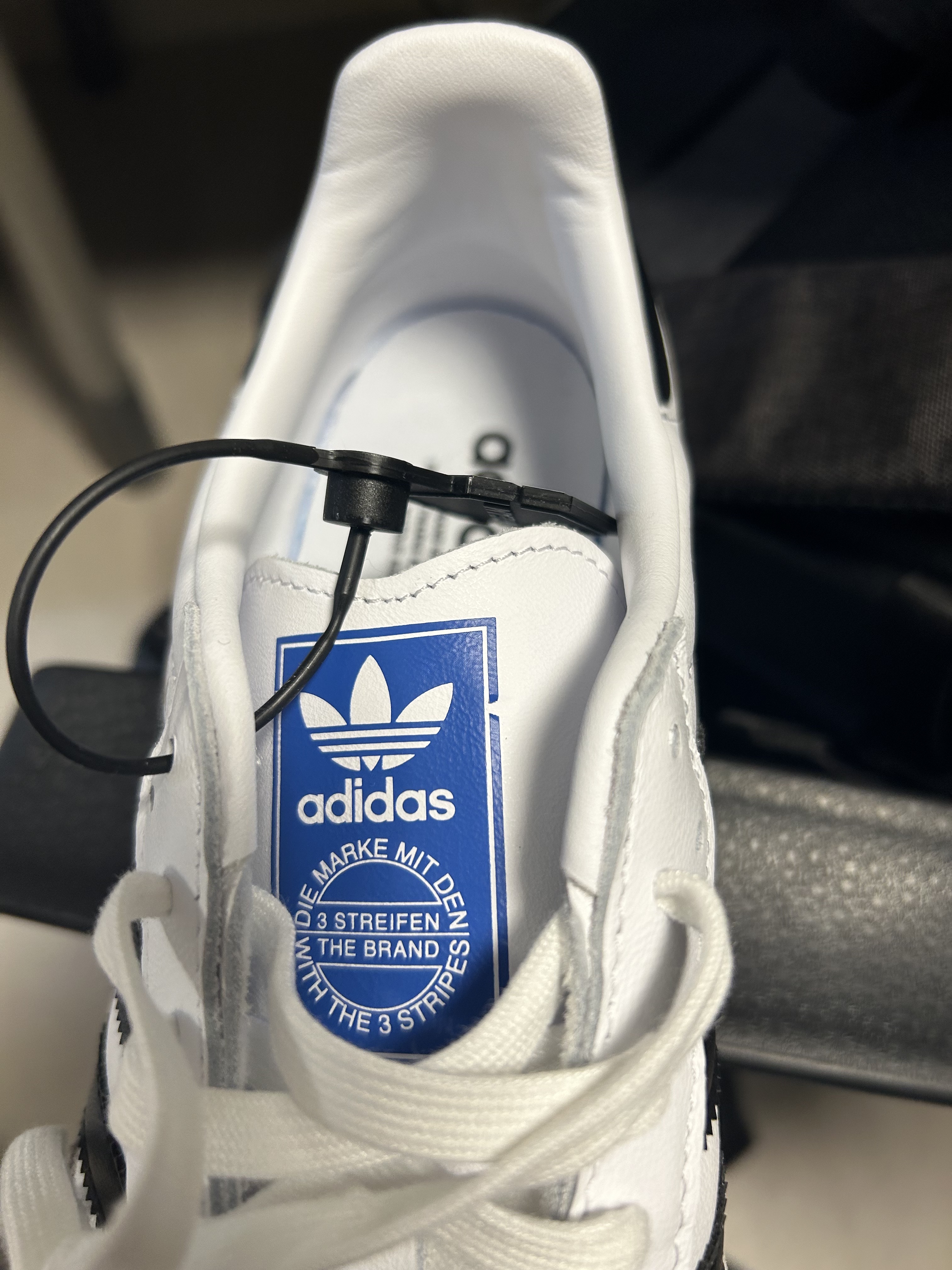 Adidas Samba OG Cloud White 착용 스타일 - 1