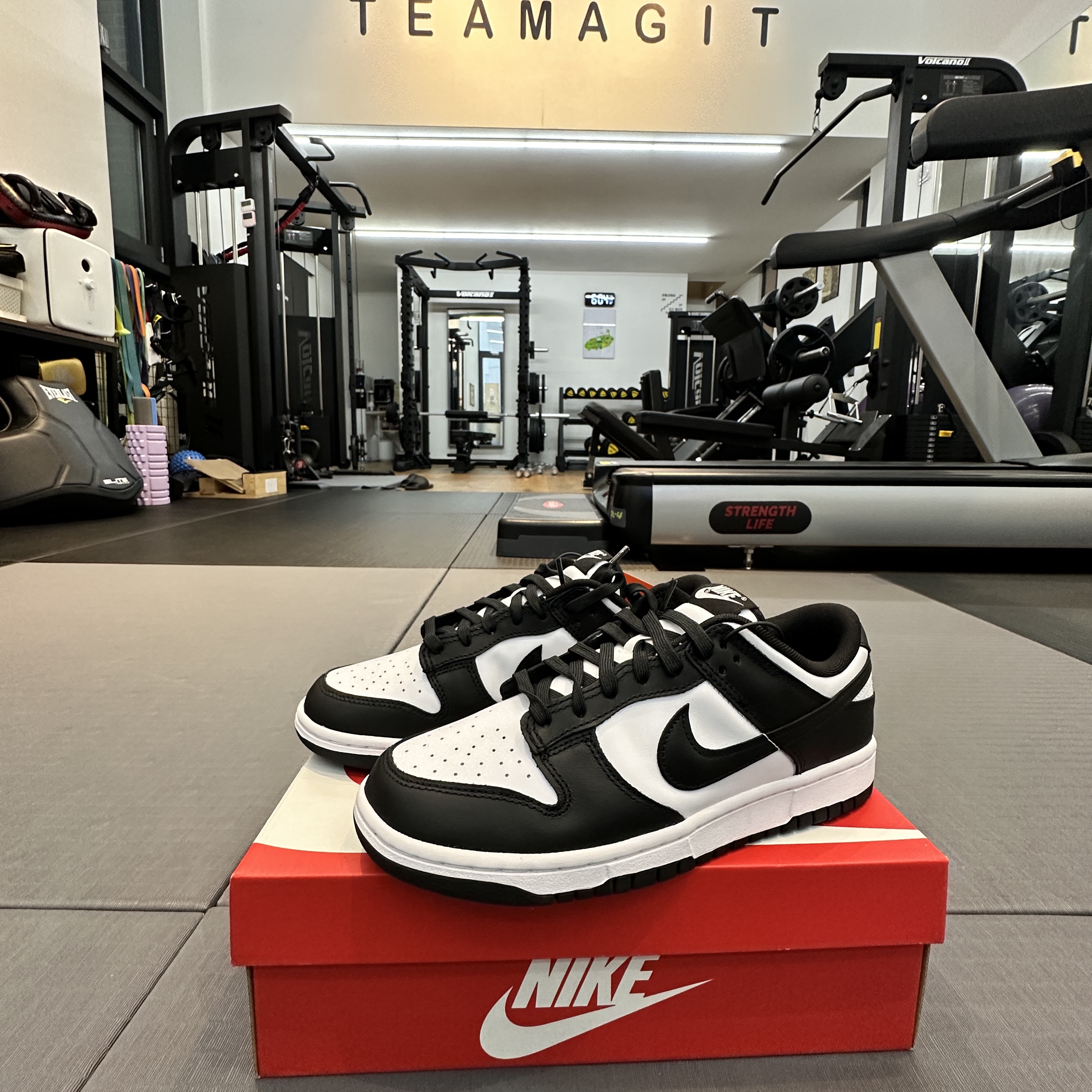 Nike Dunk Low Retro Black 착용 스타일