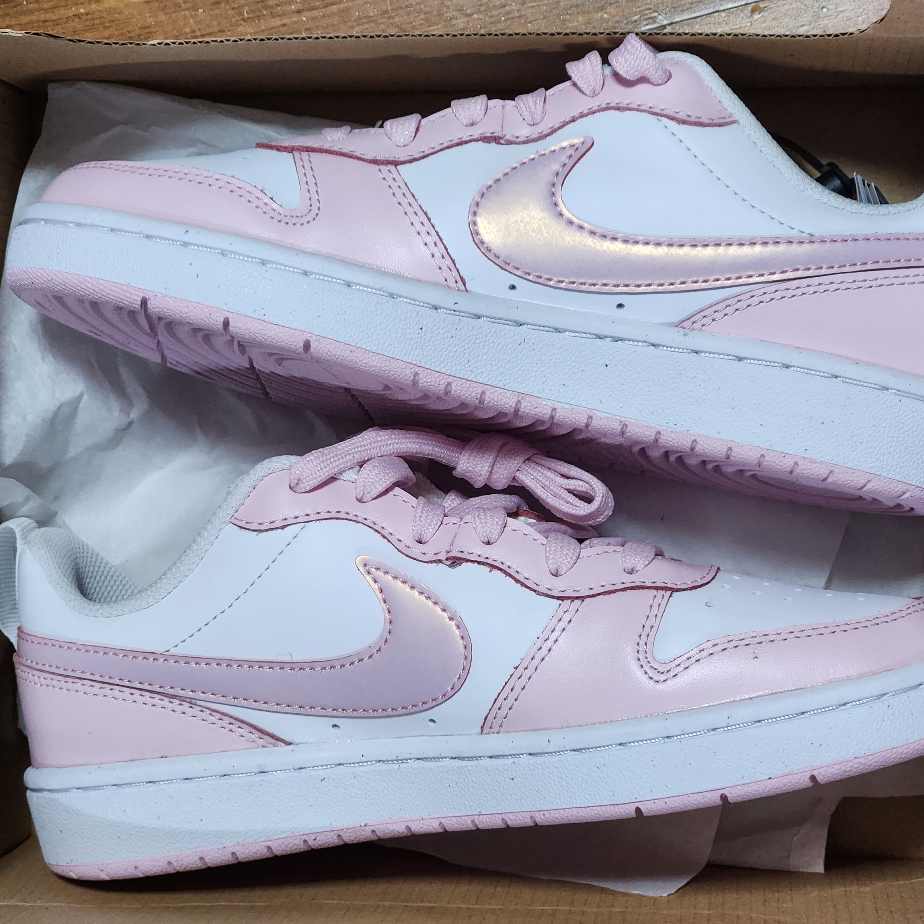 (GS) Nike Court Borough 2 SE White Pink Foam 착용 스타일