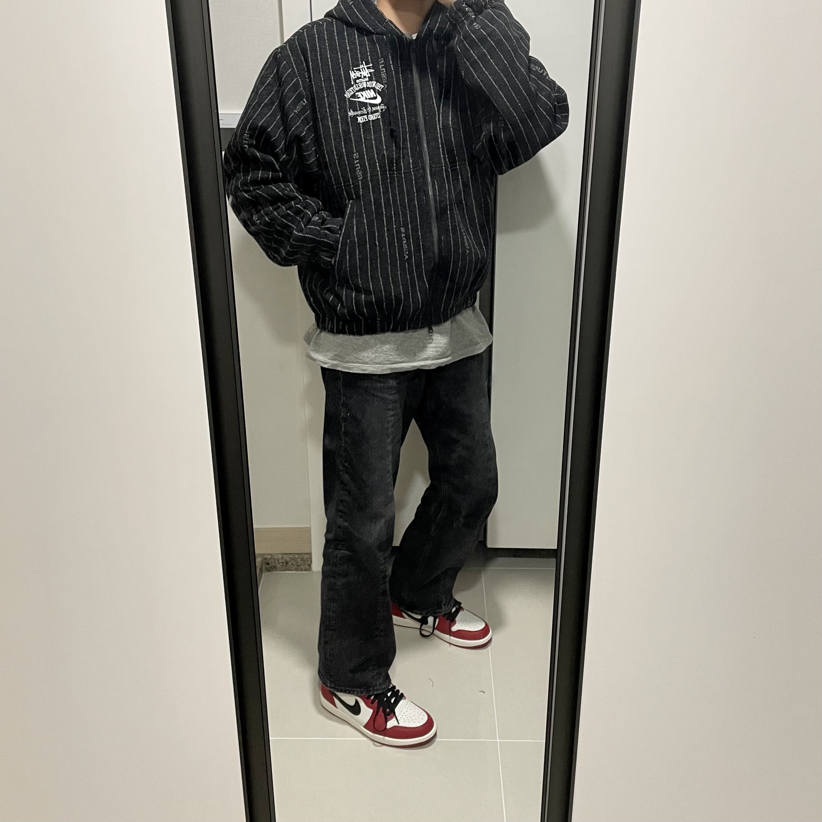 Nike x Stussy NRG Striped Wool Jacket Black (DR4023-010), Jordan 1 Retro High OG Chicago 2022 착용 스타일