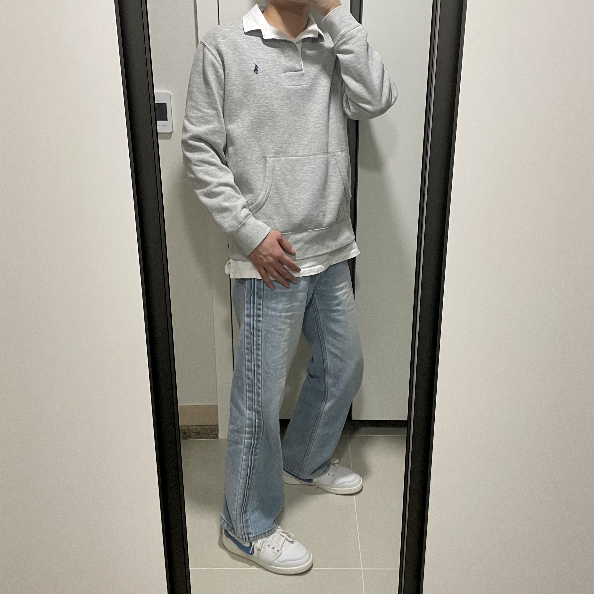 Jordan 1 x Union KO Low White, Maison Kitsune x Ader Error Layer Triple Fox Sweatshirt Oatmeal 착용 스타일 - 3