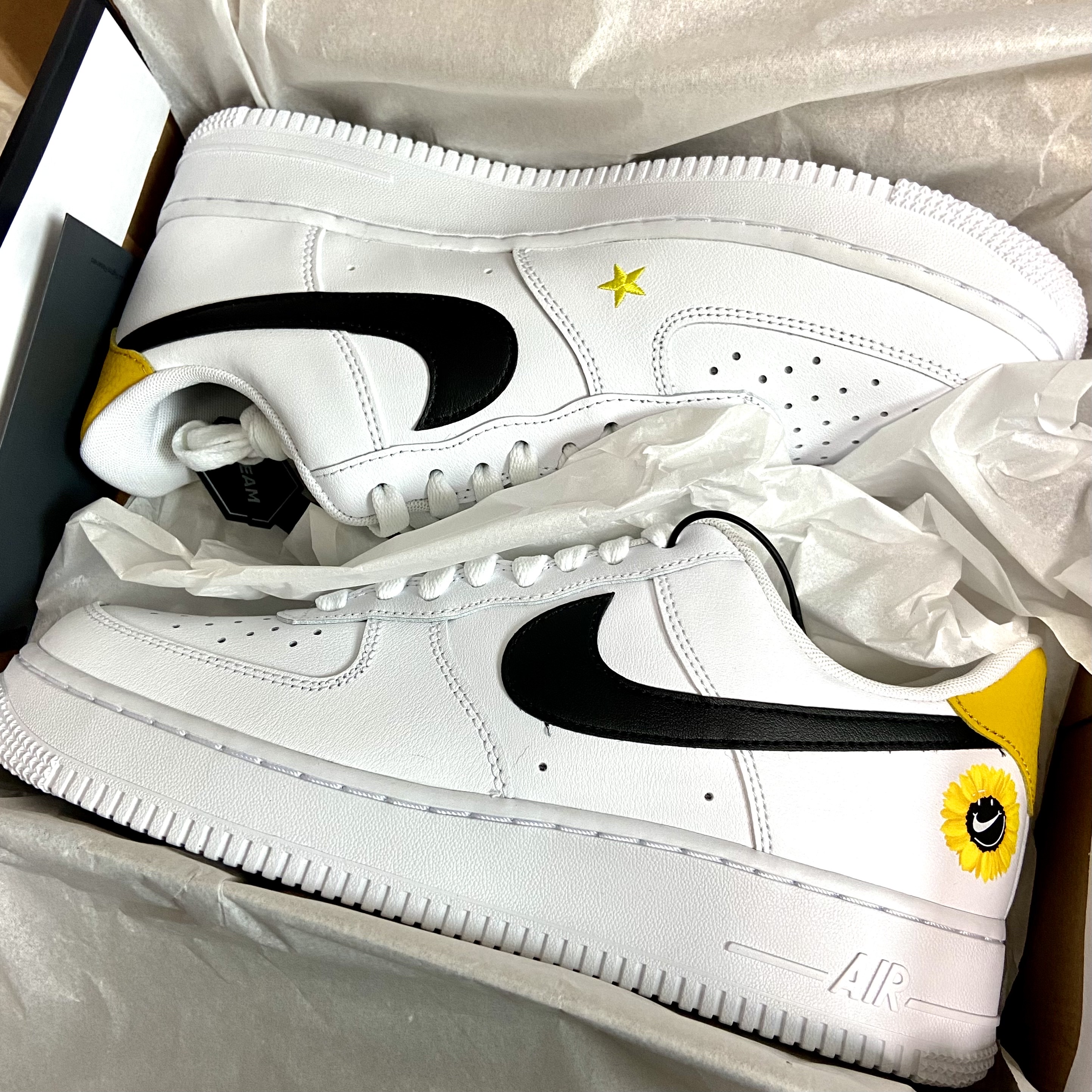 Nike Air Force 1 '07 LV8 2 Have a Nike Day 착용 스타일 - 2