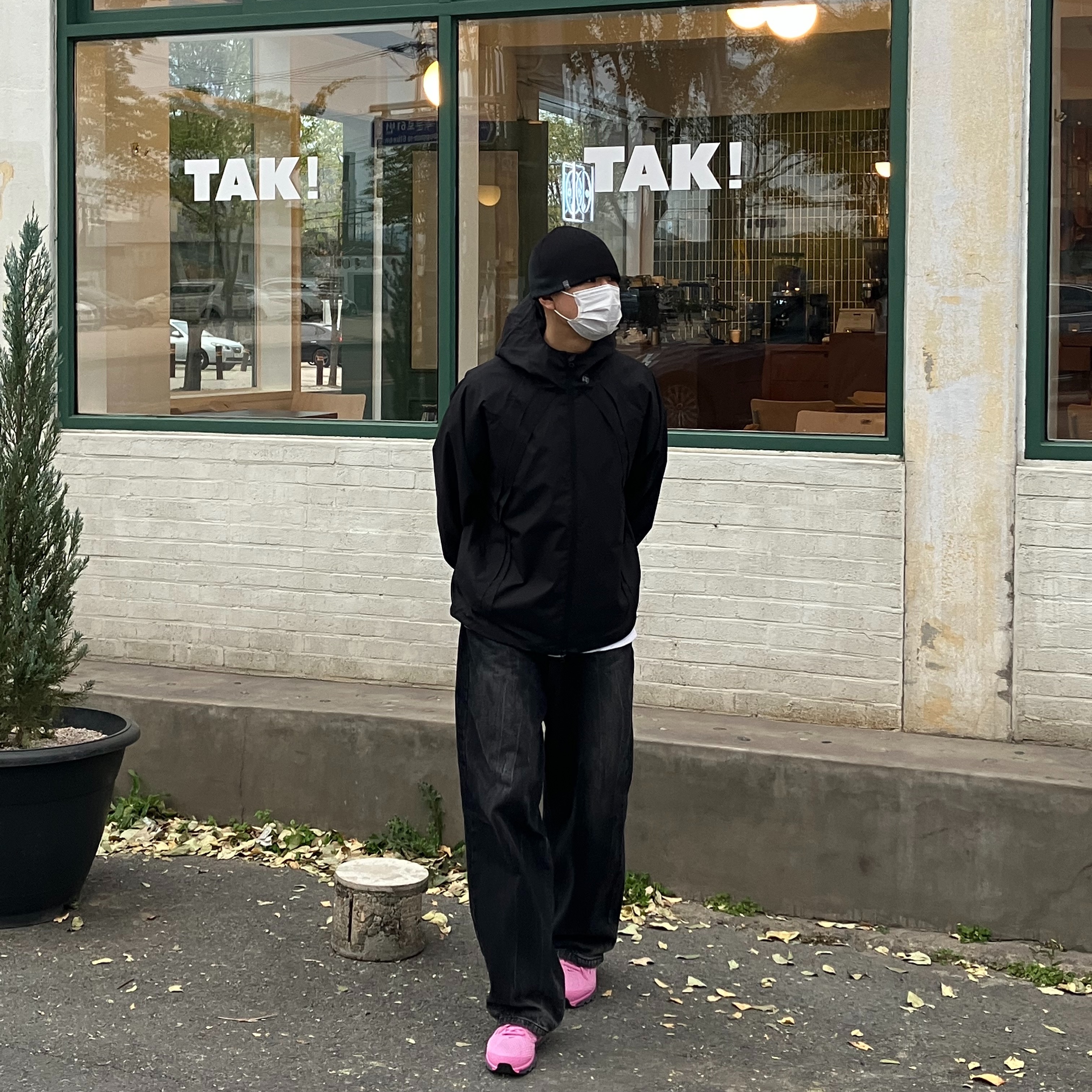 Nike x Stussy Air Max 2013 Psychic Pink, Sansan Gear Windblock Jacket Black - 22FW 착용 스타일