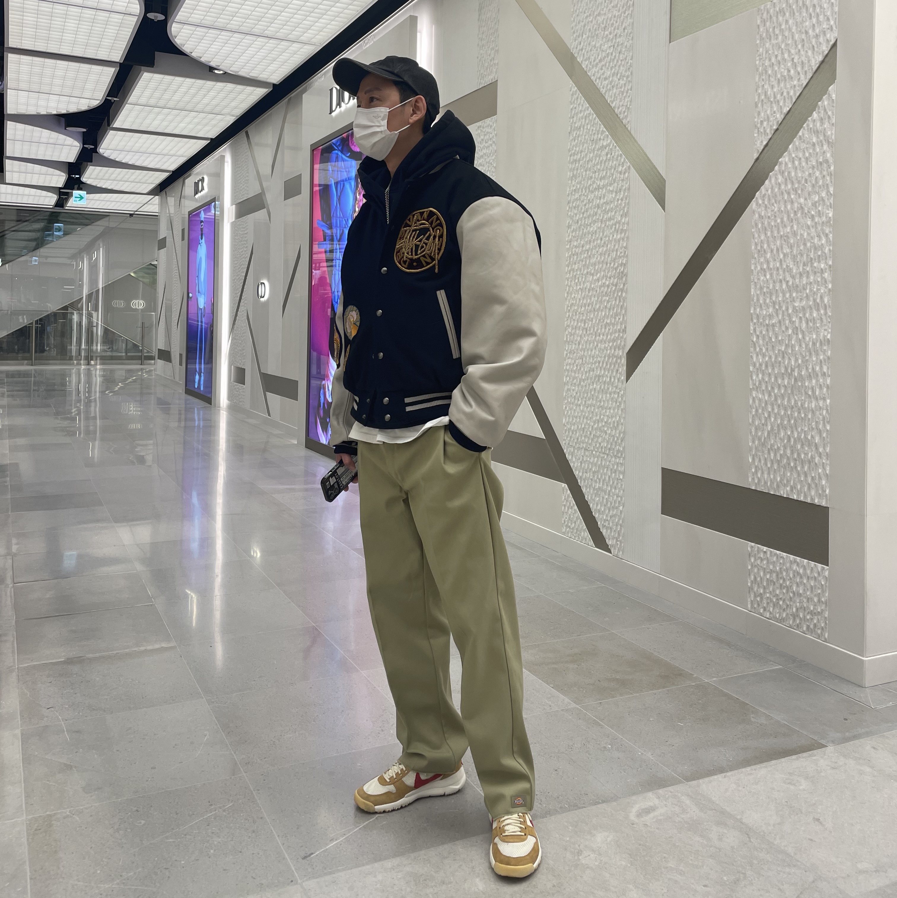 Stussy x Dries Van Noten Varsity Jacket Black, Supreme Kevlar Denim S Logo 6-Panel Black - 22SS 착용 스타일 - 1