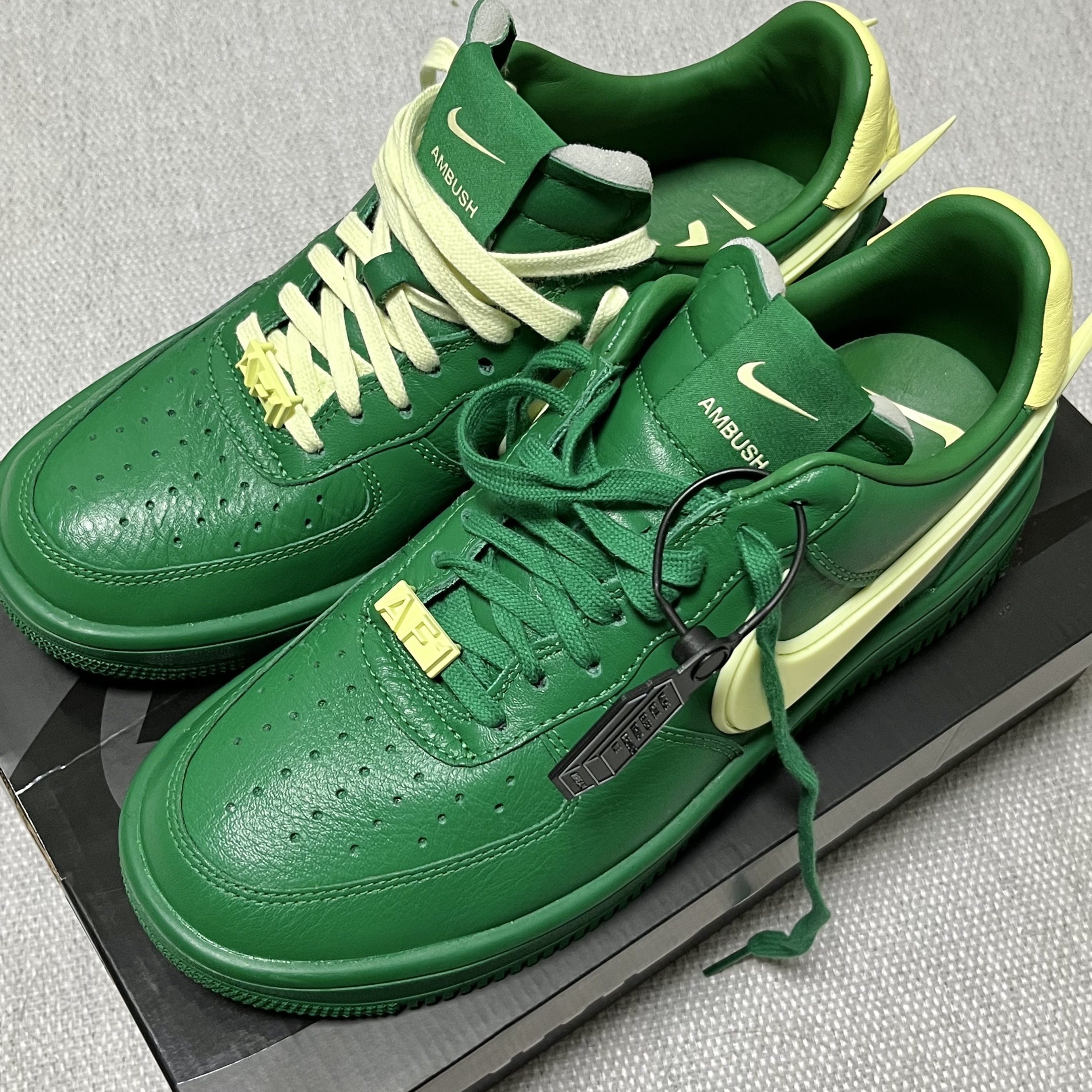Nike x Ambush Air Force 1 Low SP Pine Green and Citron 착용 스타일 - 1