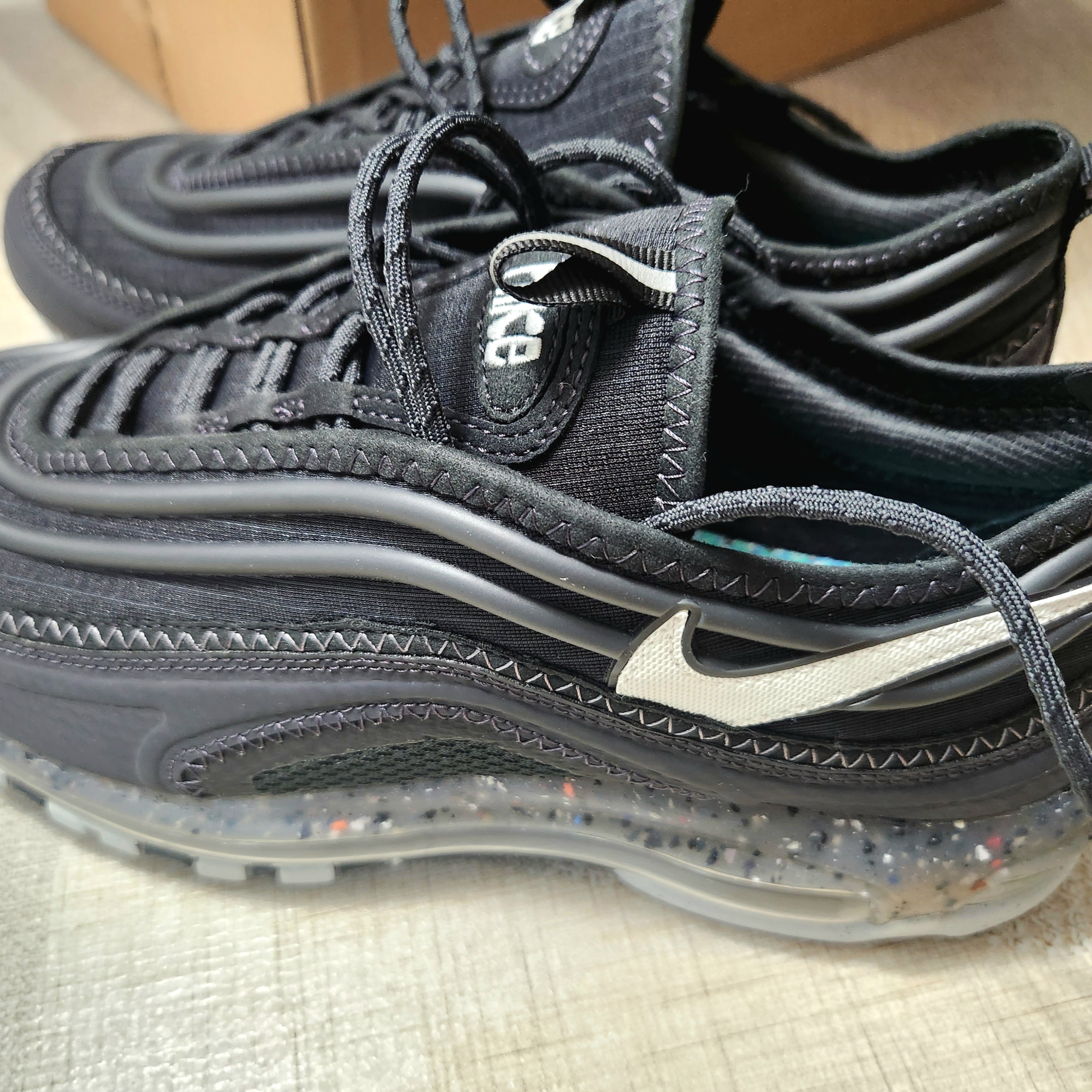 Nike Air Max Terrascape 97 Off Noir and Summit White 착용 스타일 - 1