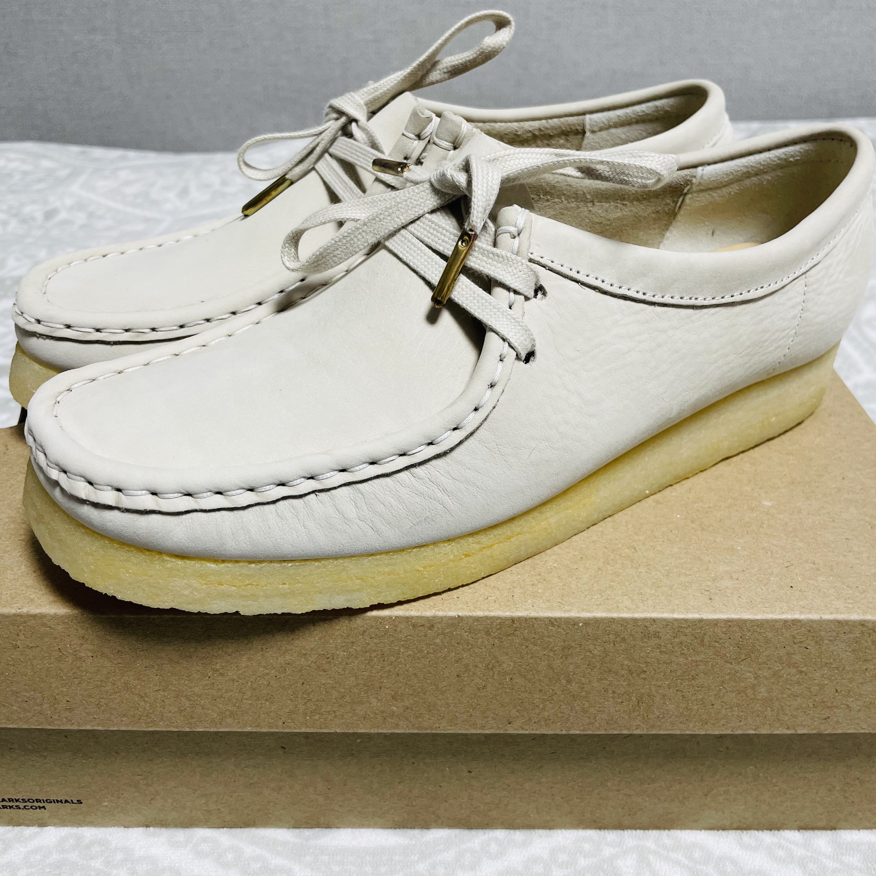 (W) Clarks Wallabee White Nubuck 착용 스타일 - 2