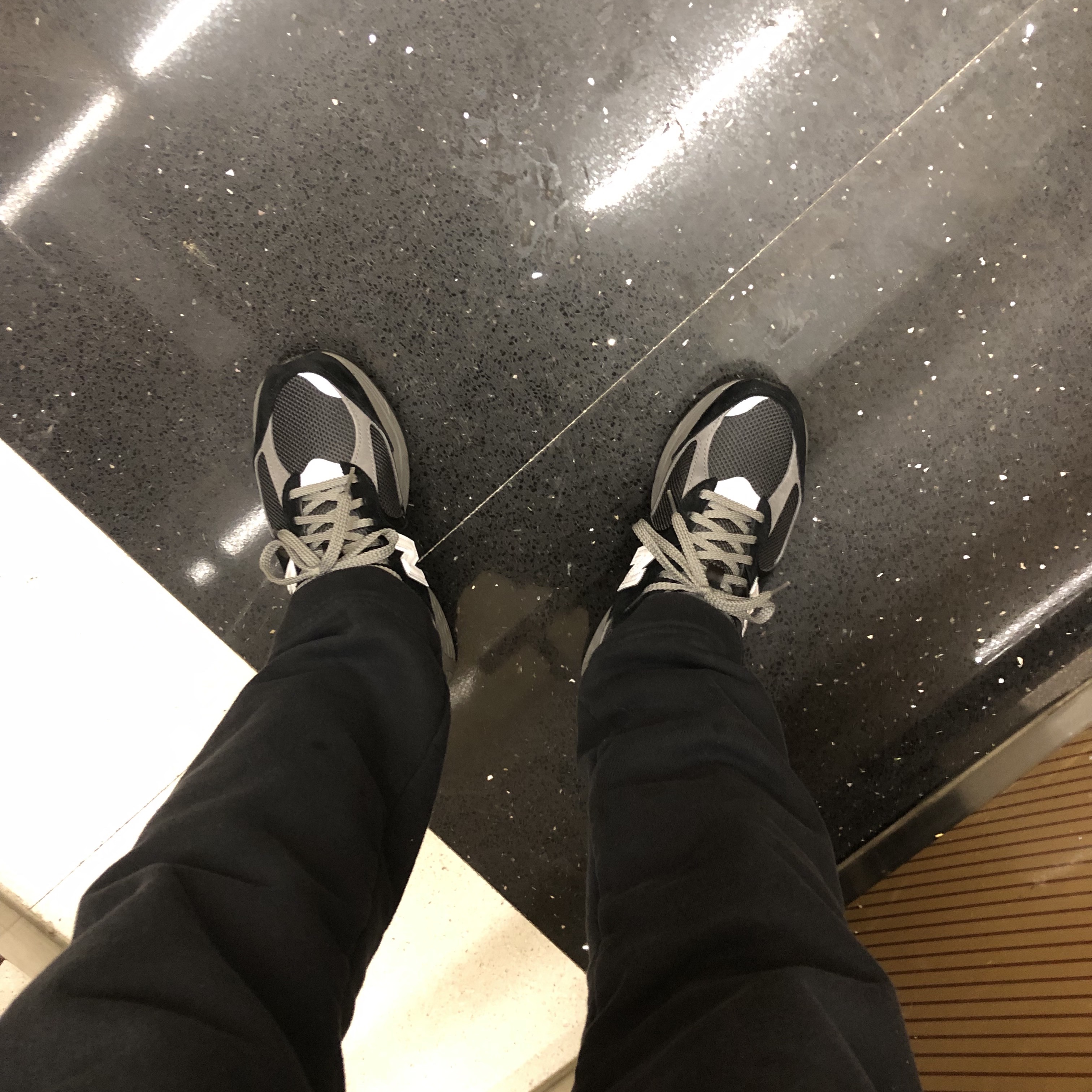 New Balance 2002R Black Dark Grey - JD Sports Exclusive 착용 스타일 - 4