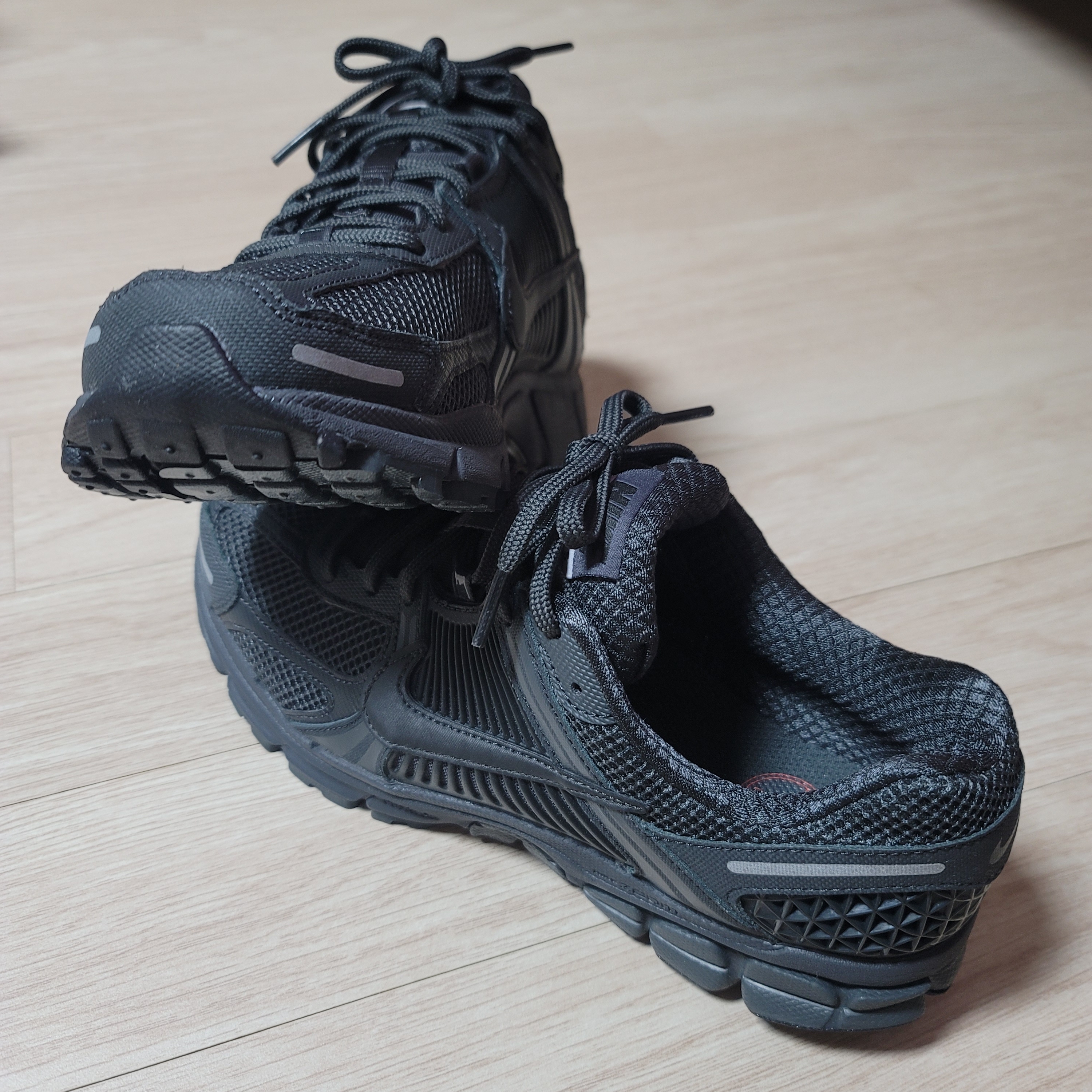 Nike Zoom Vomero 5 SP Anthracite 2023 착용 스타일 - 2