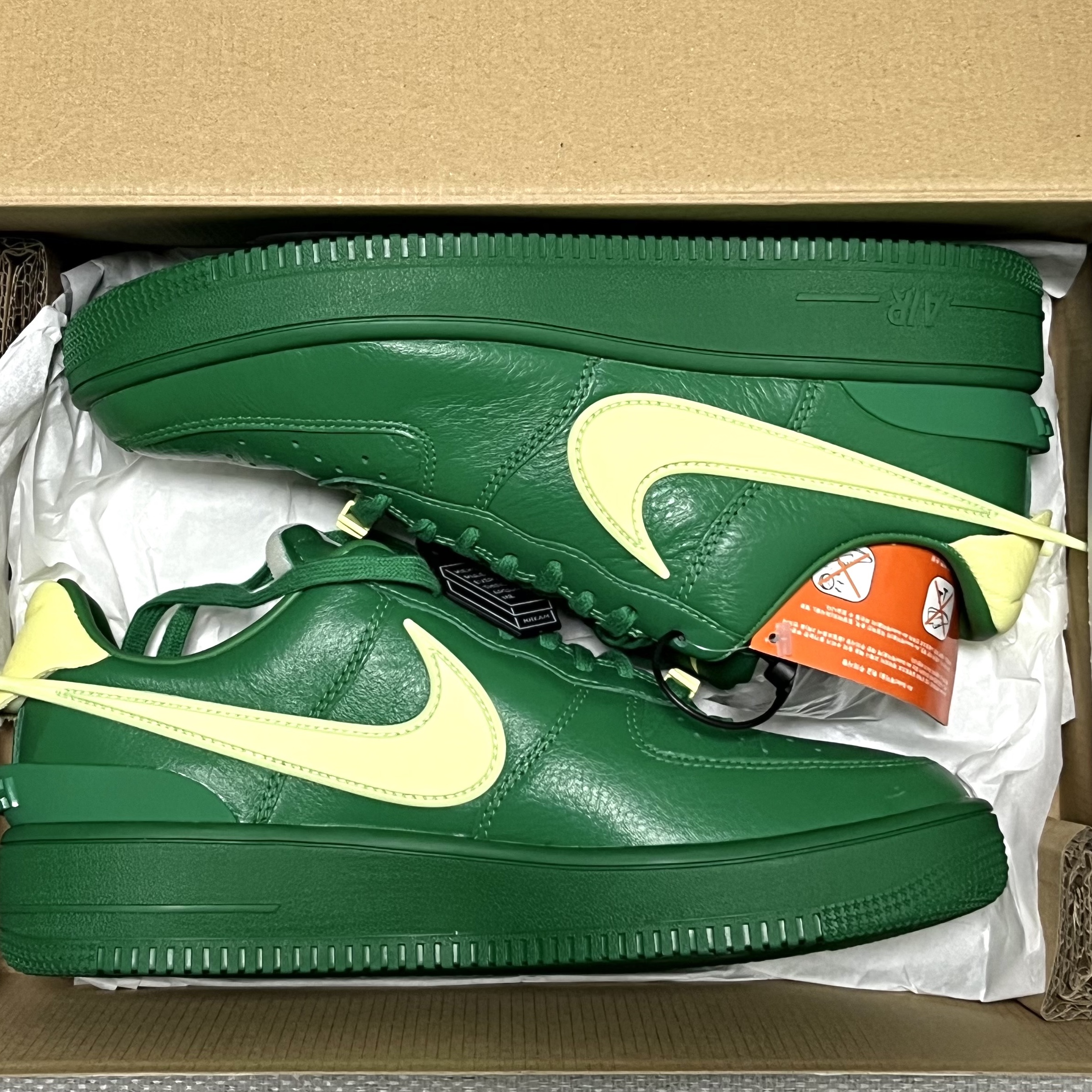 Nike x Ambush Air Force 1 Low SP Pine Green and Citron 착용 스타일 - 2