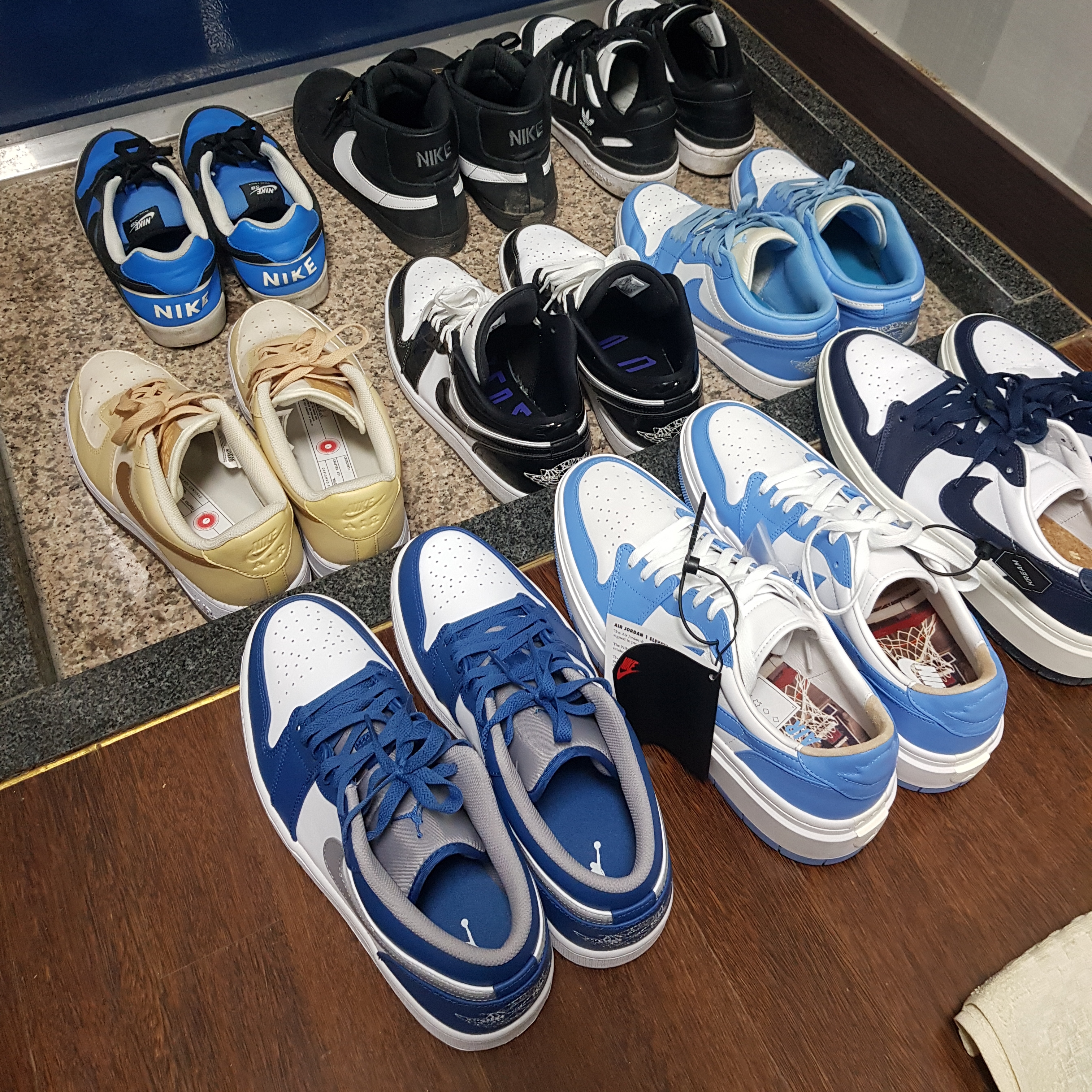 (W) Jordan 1 Elevate Low SE University Blue, (W) Jordan 1 Elevate Low Midnight Navy 착용 스타일 - 1