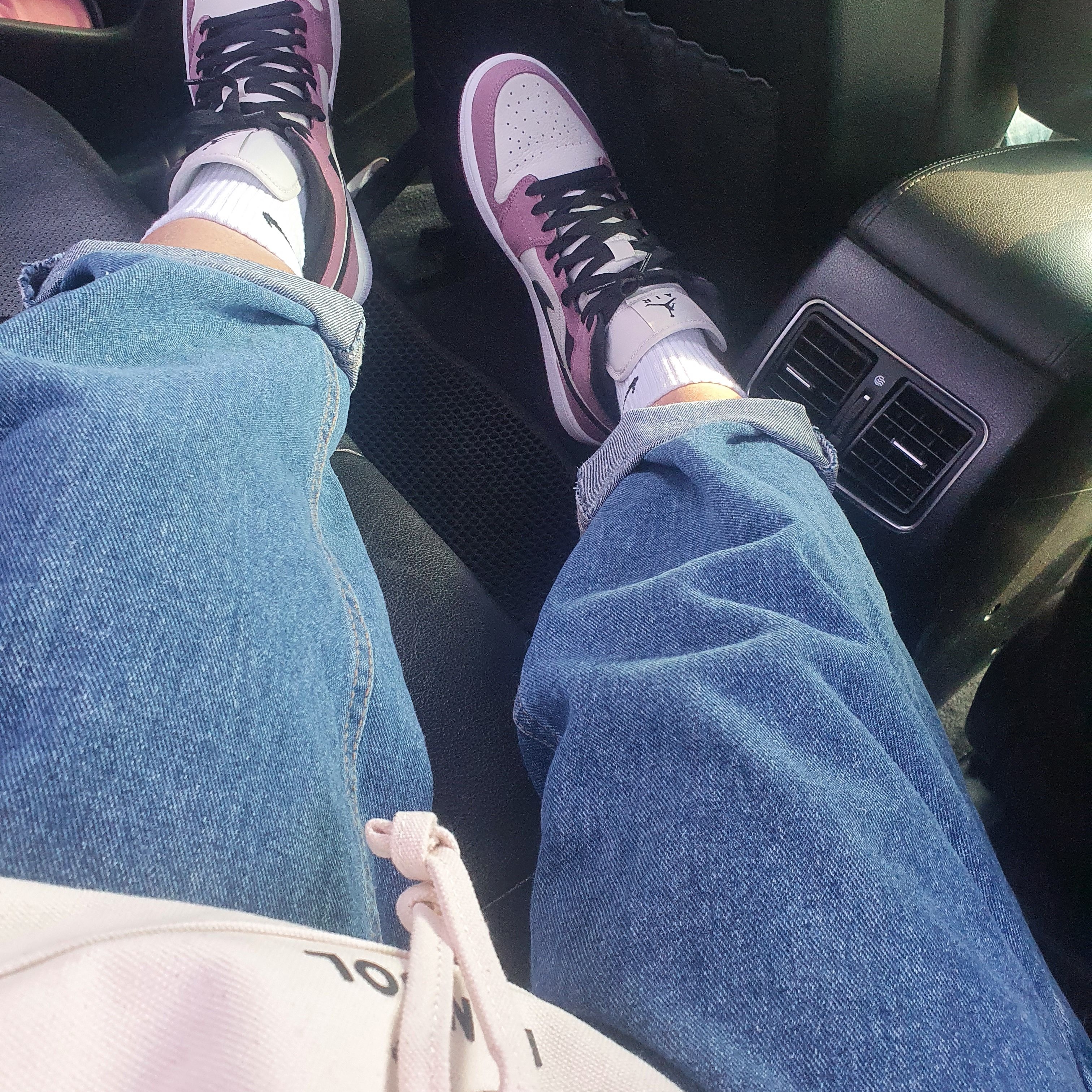 (W) Jordan 1 Mid SE Light Mulberry 착용 스타일