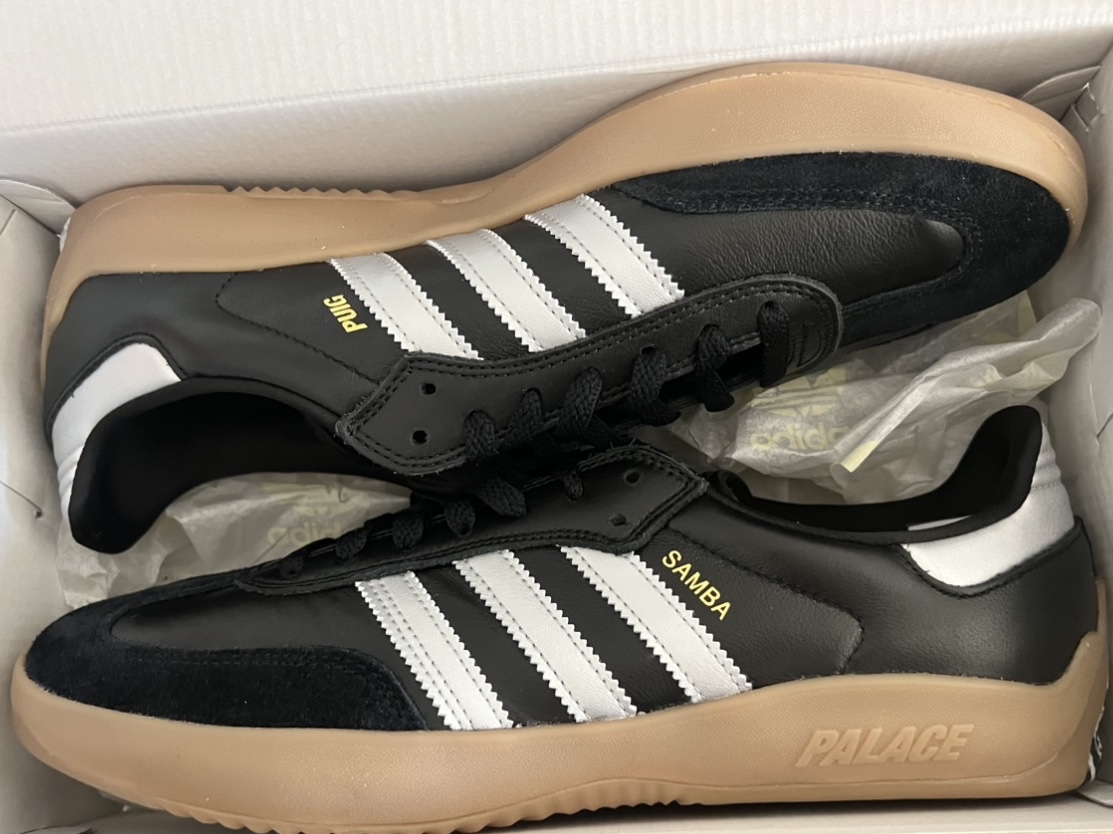 Adidas x Palace Samba Black Silver 착용 스타일