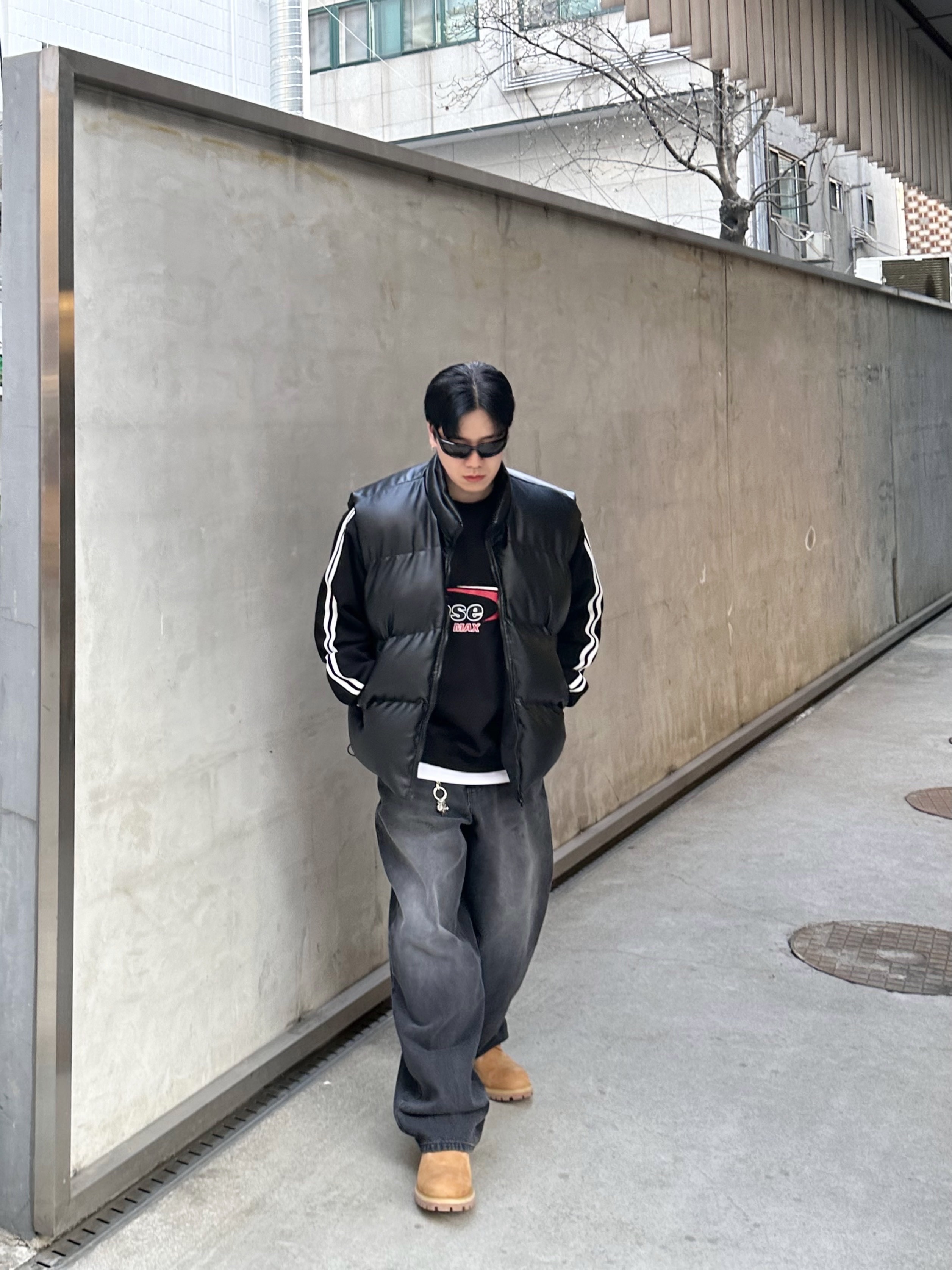 Timberland x Comme des Garcons Shirt x Supreme 6 Inch Boot Wheat - Medium, Balenciaga Swift Oval Sunglasses Black 착용 스타일 - 1