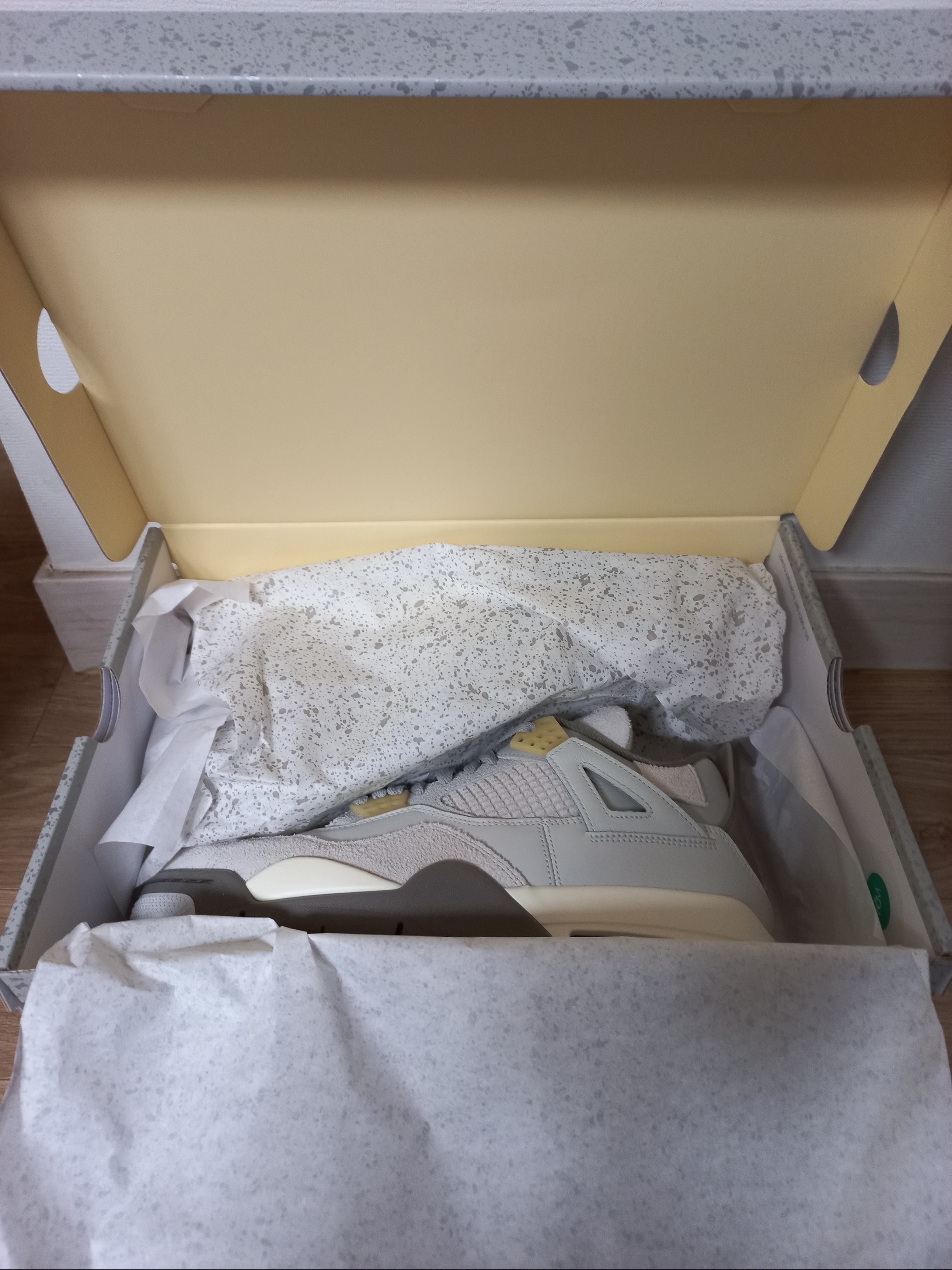 Jordan 4 Retro SE Craft, (GS) Jordan 4 Retro SE Craft 착용 스타일 - 1