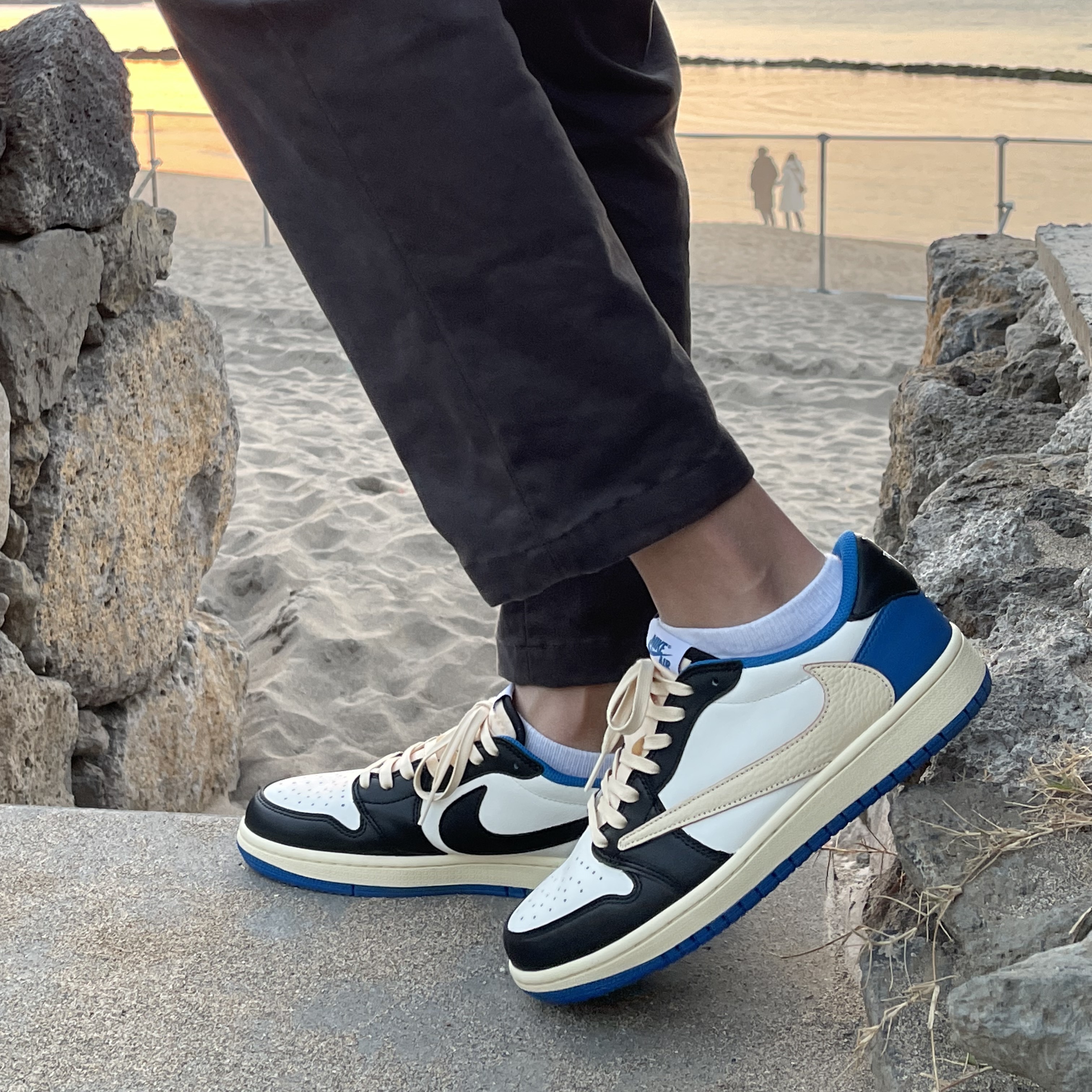 Jordan 1 x Travis Scott x Fragment Retro Low OG SP Military Blue 착용 스타일