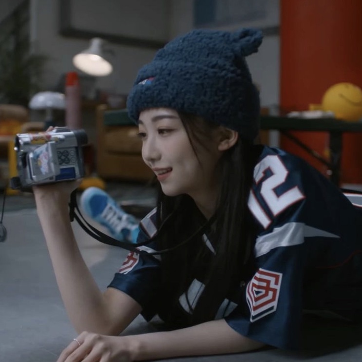 Palace Fuzzy Ear Beanie Navy - 22FW 착용 스타일