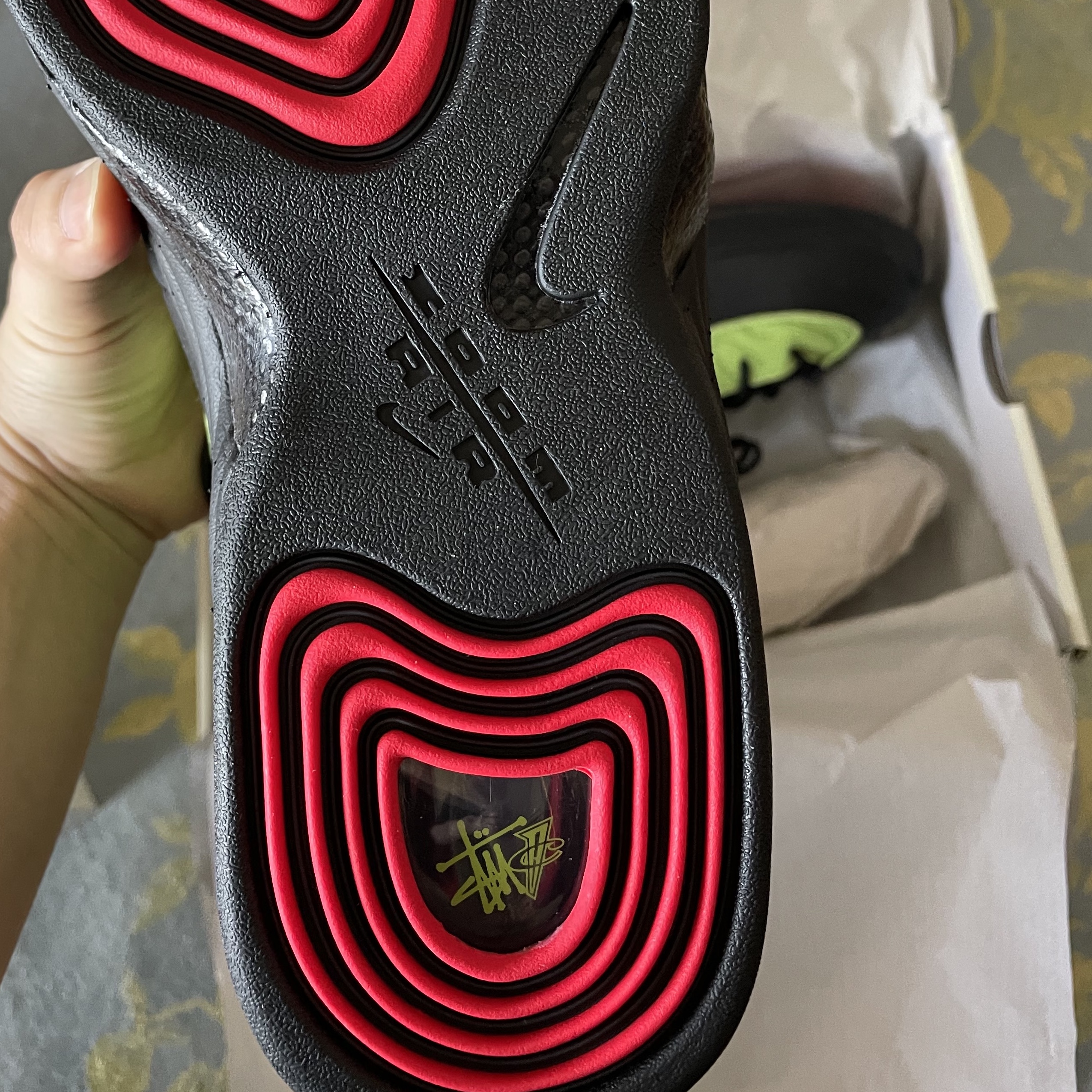 Nike x Stussy Air Penny II Vivid Green and Black 착용 스타일