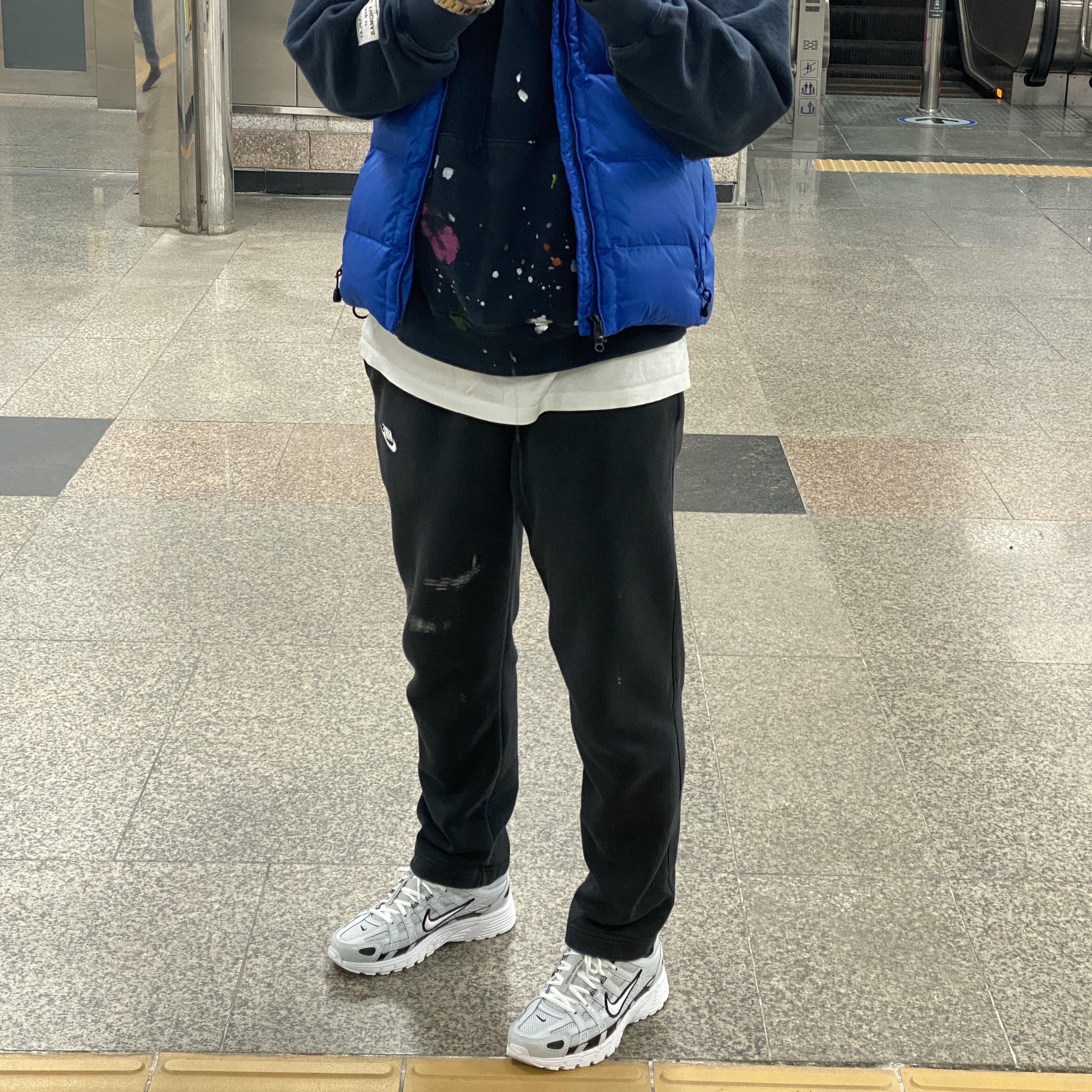 Nike P-6000 Pure Platinum 착용 스타일