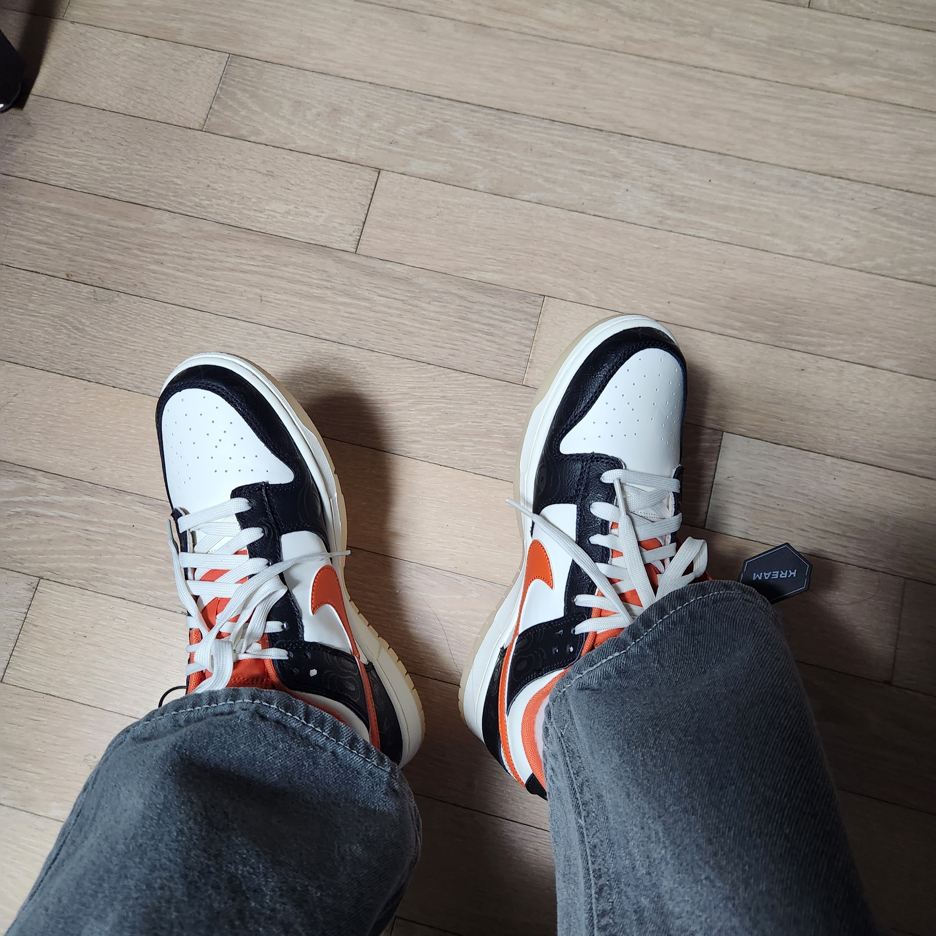 Nike Dunk Low Retro PRM Halloween 착용 스타일