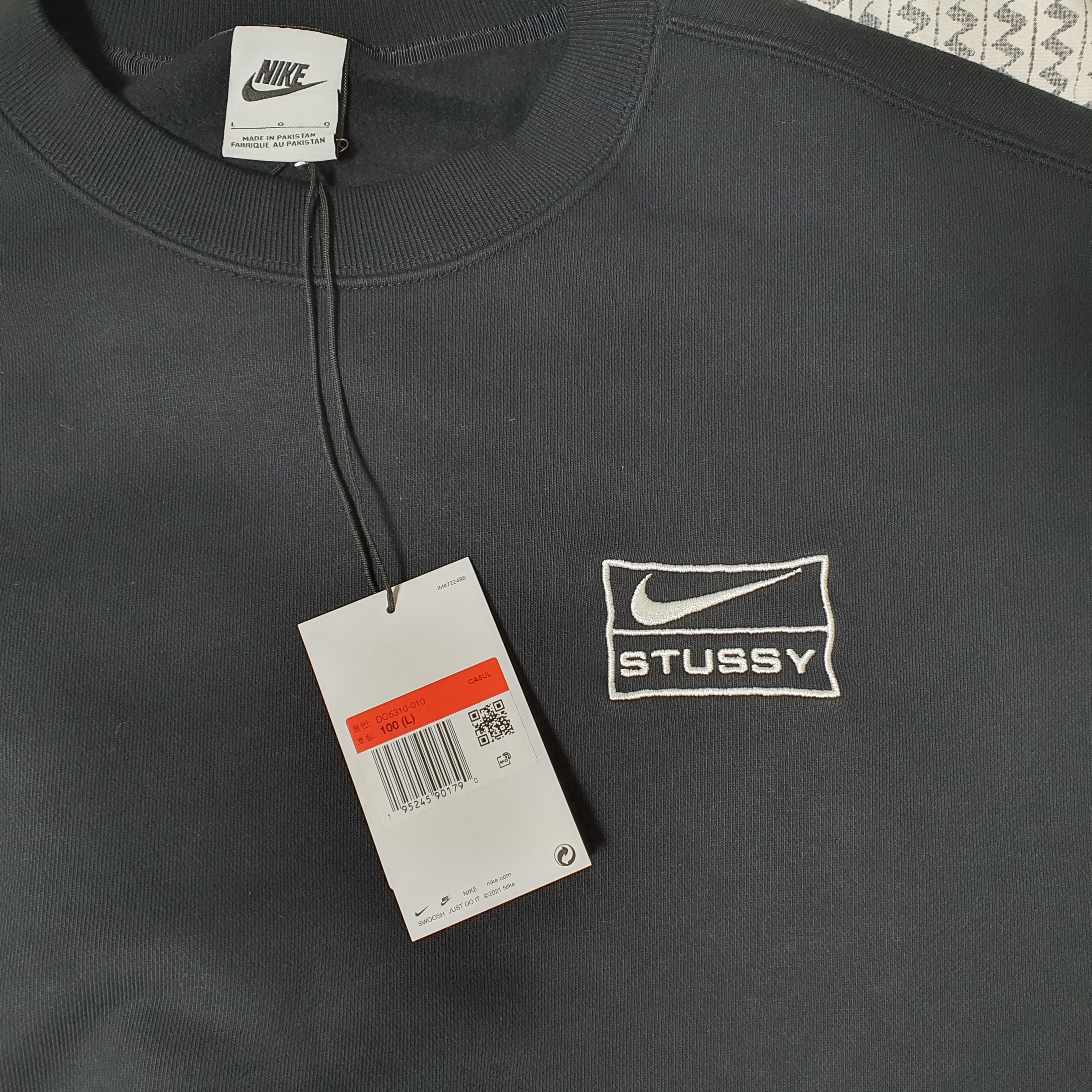 Nike x Stussy NRG Washed Fleece Crewneck Black (DO5310-010) 착용 스타일