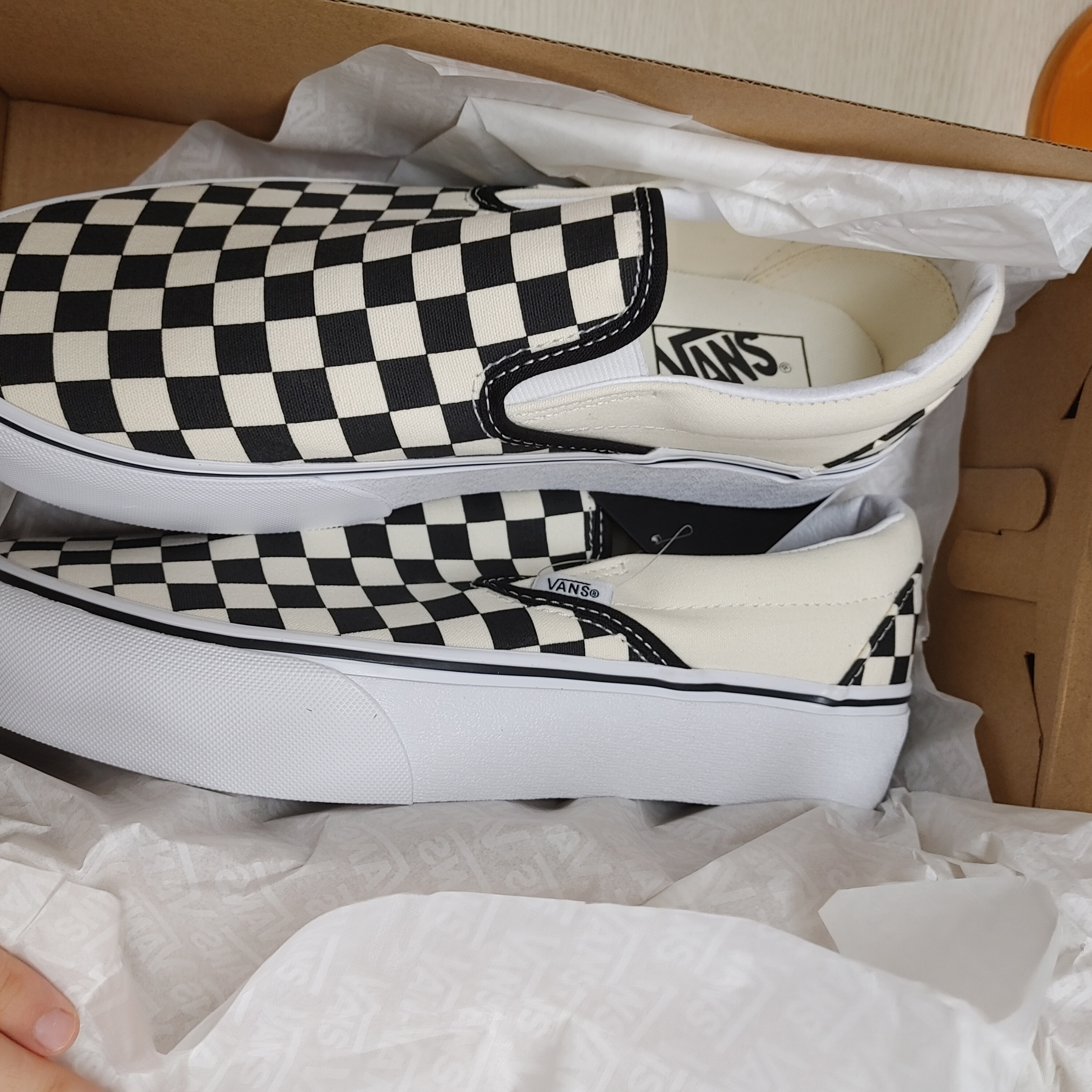 Vans Classic Slip-On Platform Checkerboard 착용 스타일 - 1