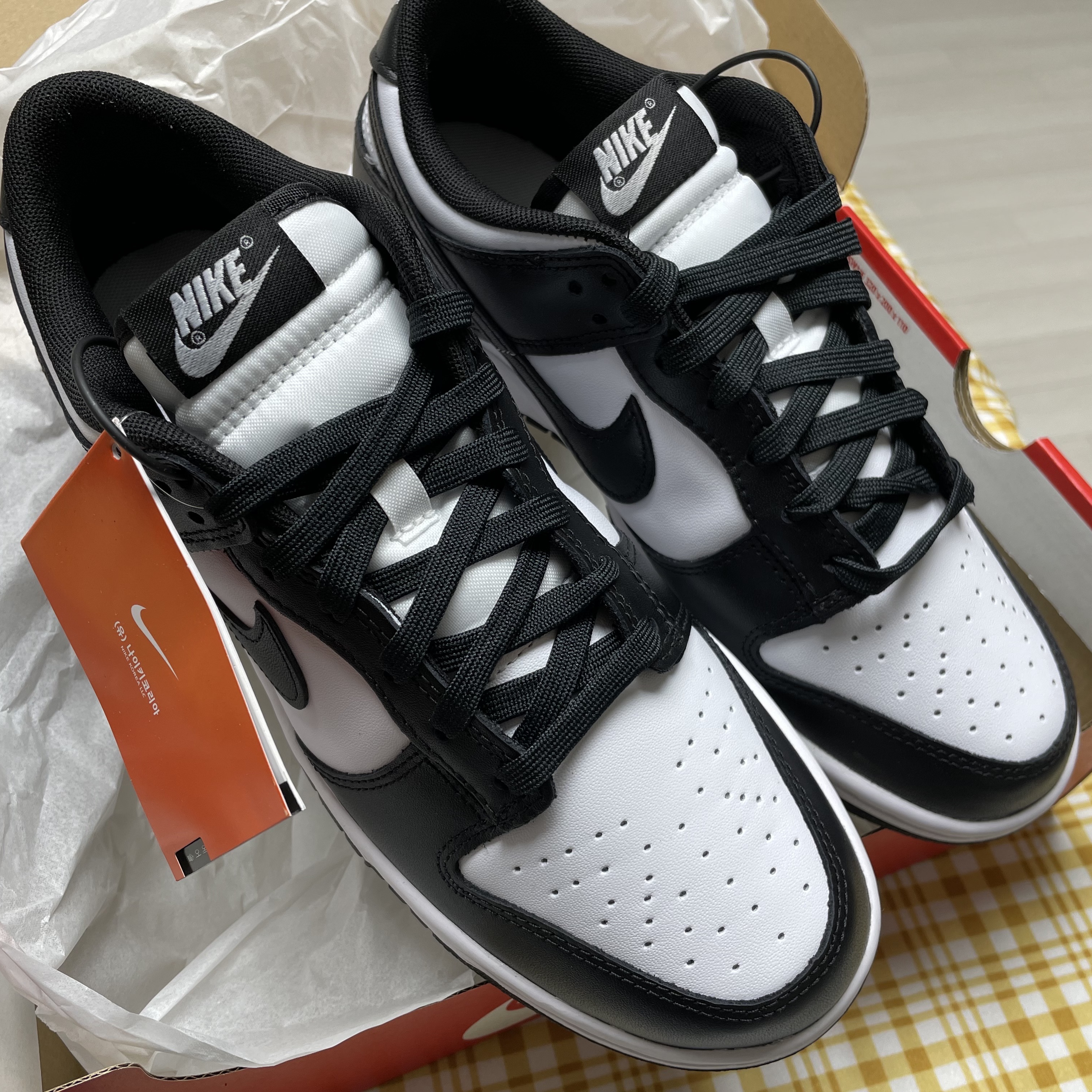 Nike Dunk Low Retro Black 착용 스타일