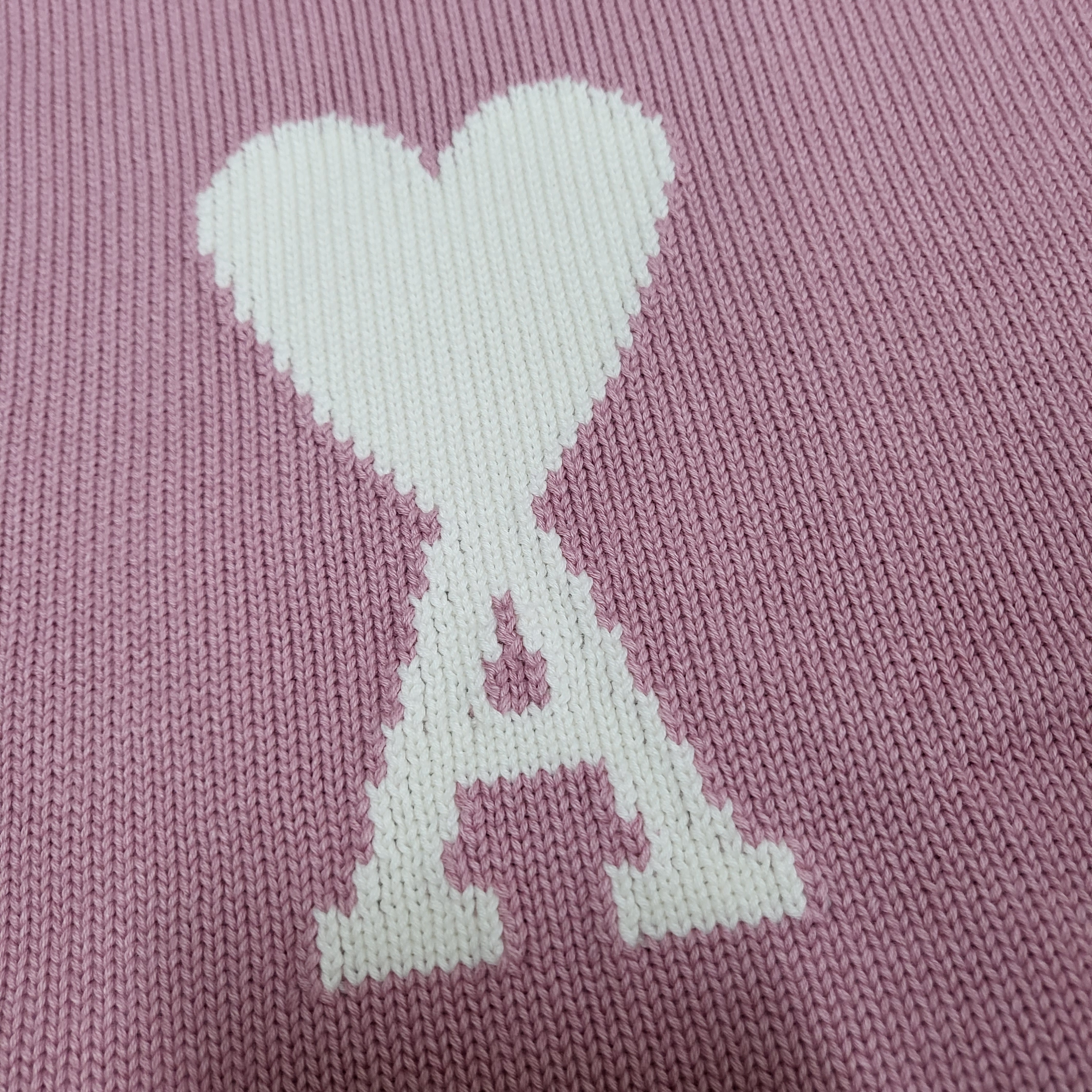 AMI de Coeur Oversize Sweater Pale Pink - 22SS 착용 스타일