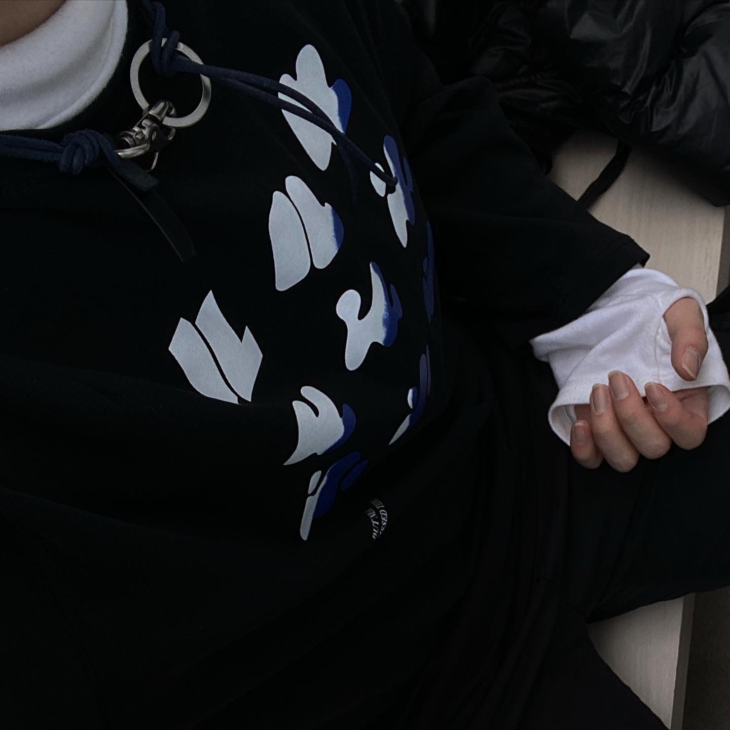 Zara x Ader Error Graphic Long Sleeve T-Shirt Black, Our Legacy Ladon Leather Keychain Navy 착용 스타일