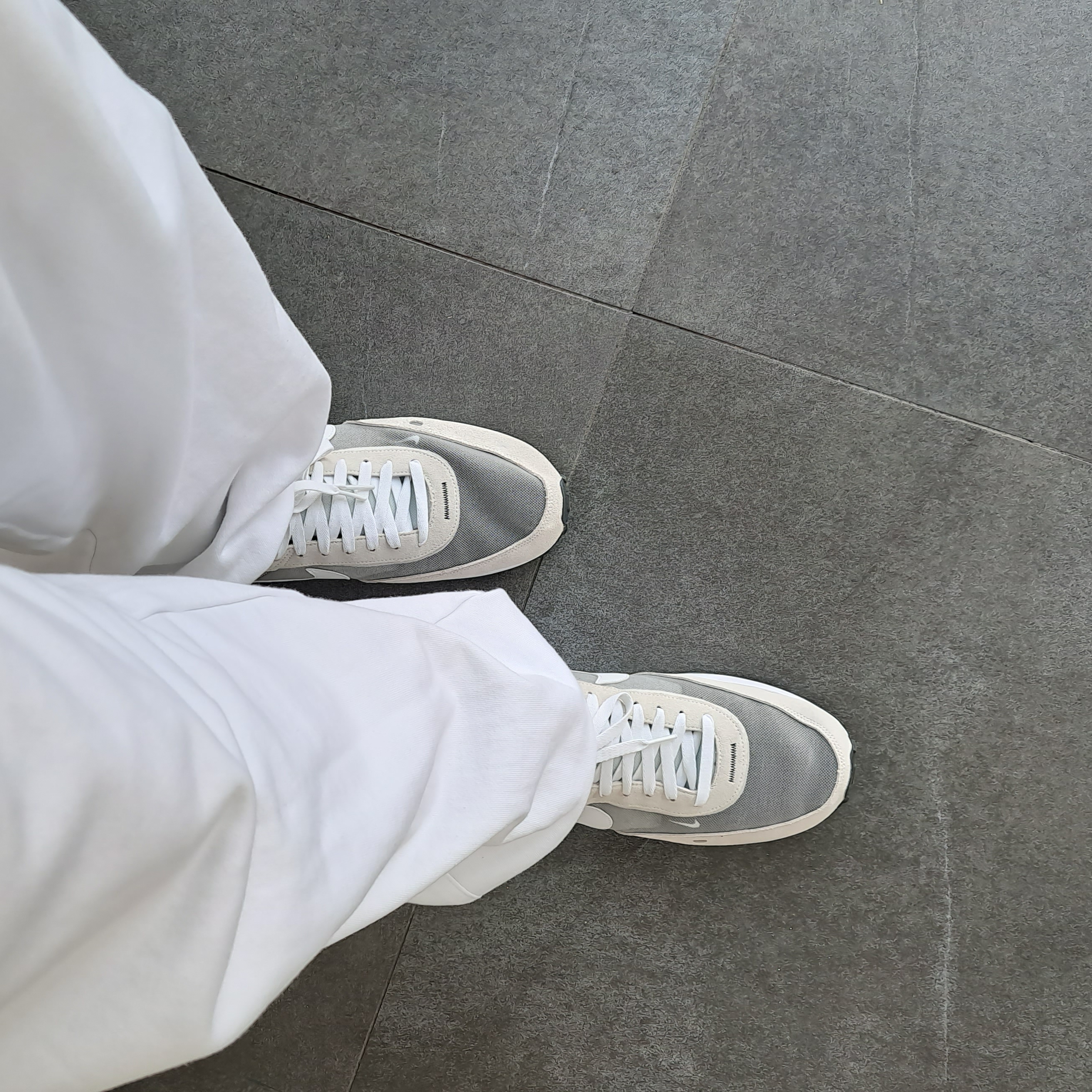 Nike Waffle One Infinite Lilac 착용 스타일 - 2