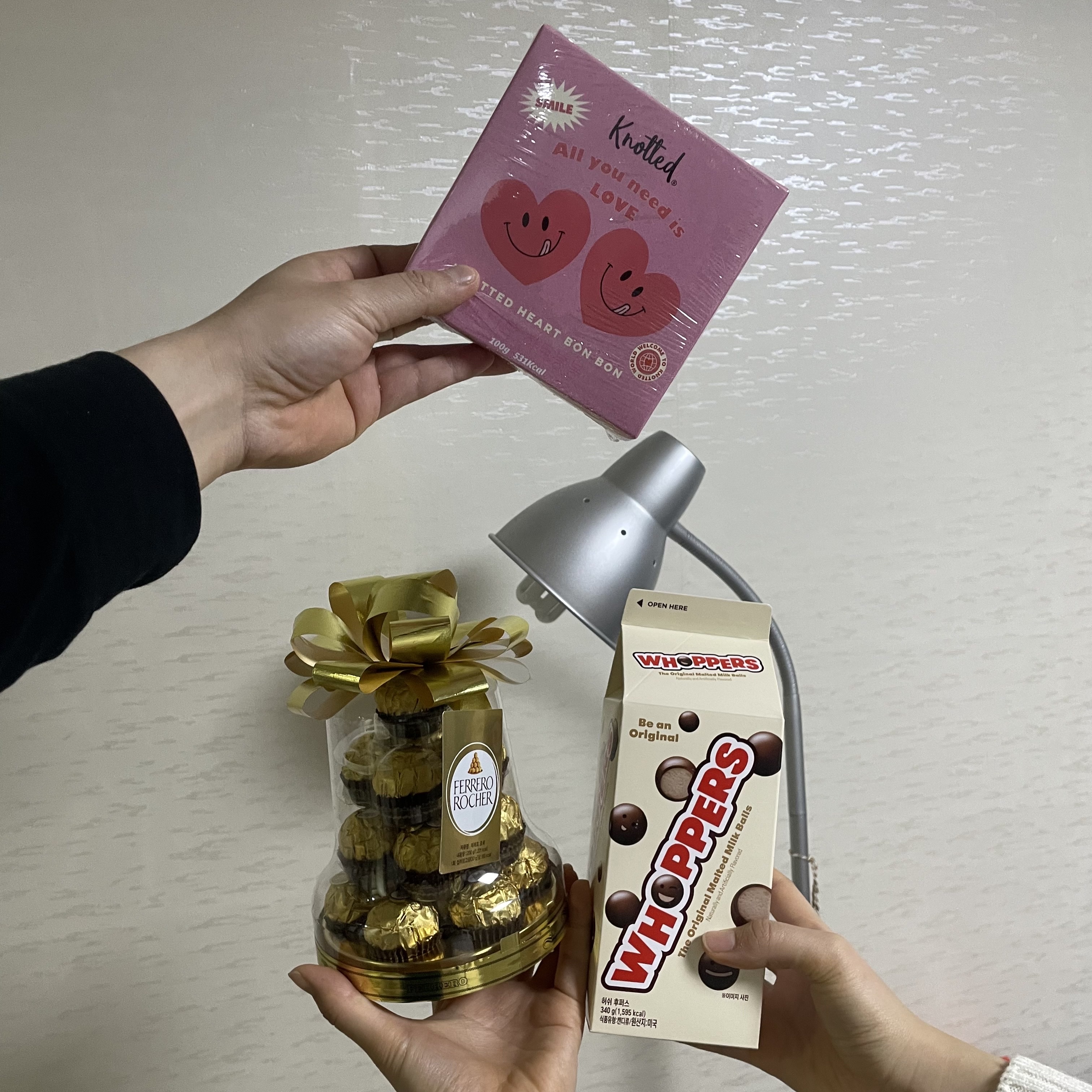 Knotted Heart Chocolate Bonbon 착용 스타일