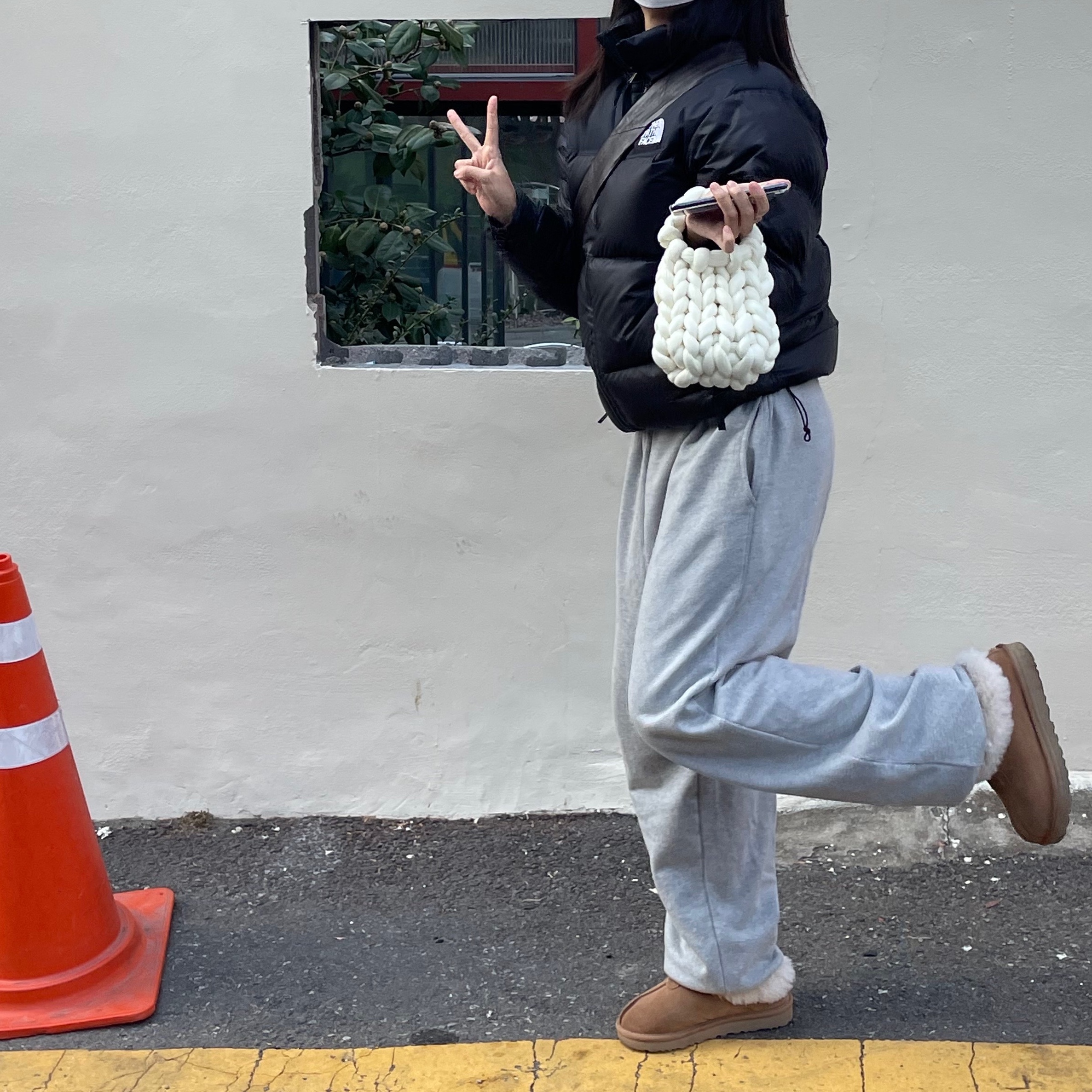 The North Face 1996 Eco Nuptse Jacket Black, Lemaire Small Croissant Bag Soft Nappa Leather Dark Chocolate 착용 스타일