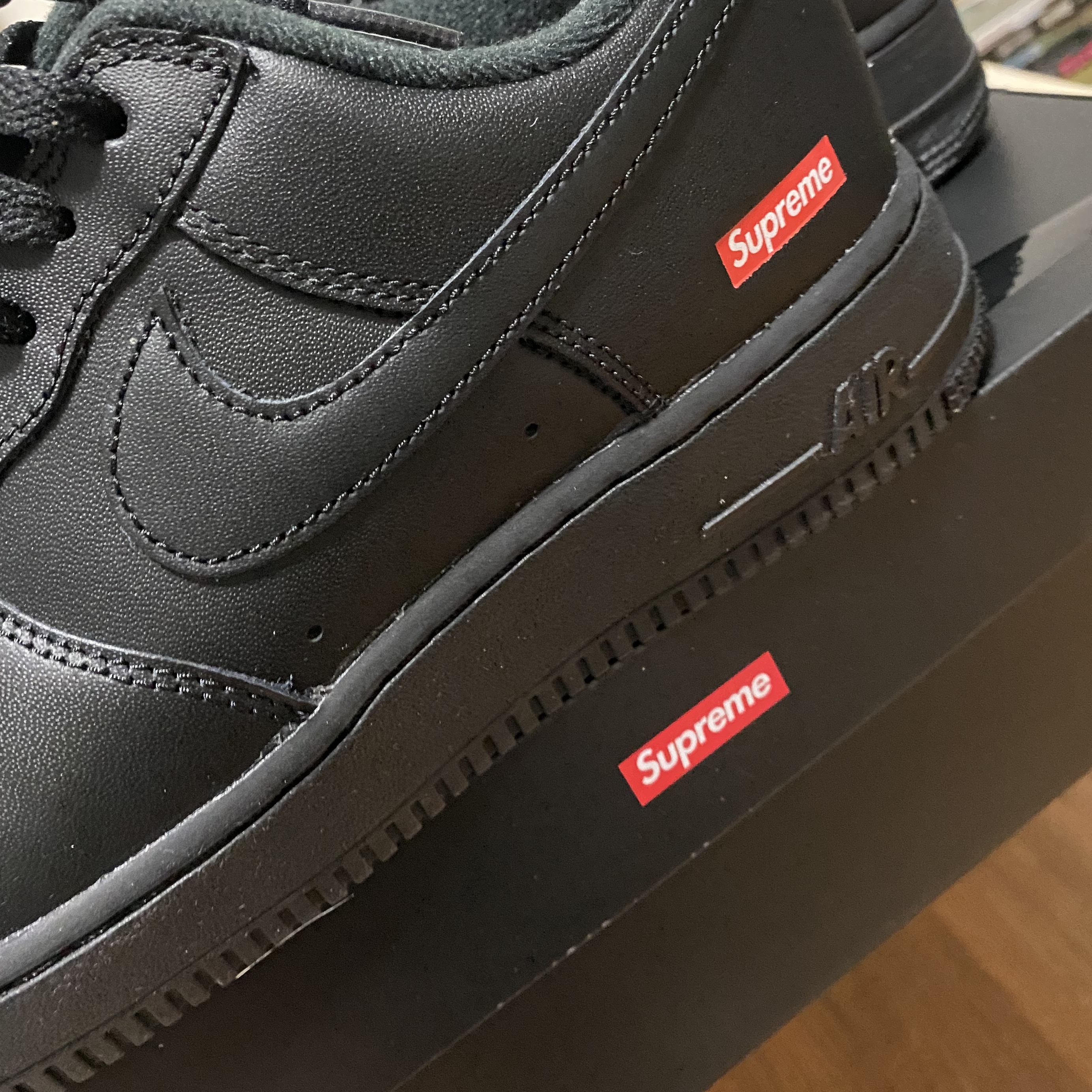 Nike x Supreme Air Force 1 Low Black 착용 스타일