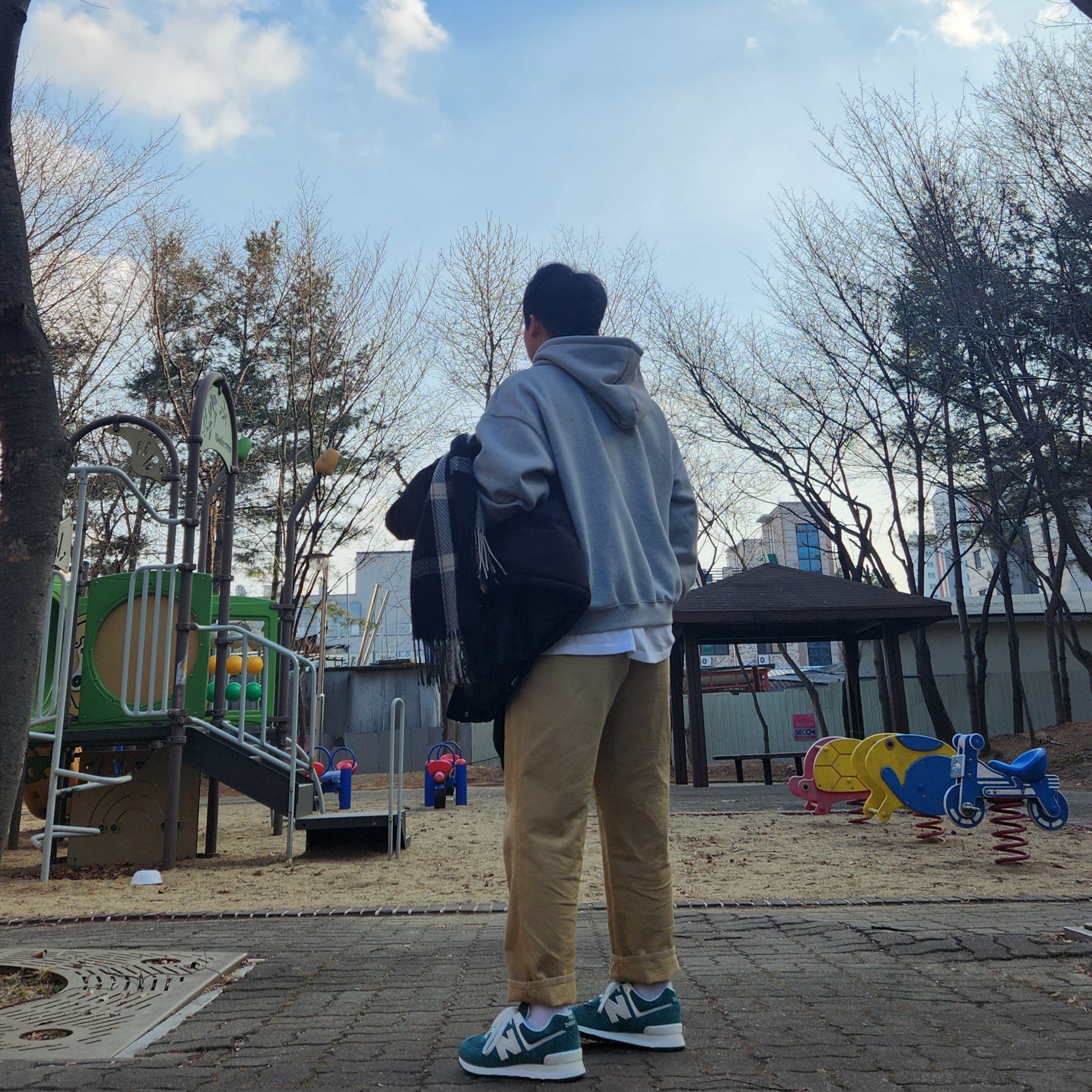 New Balance 574 Classics Reimagined Green 착용 스타일