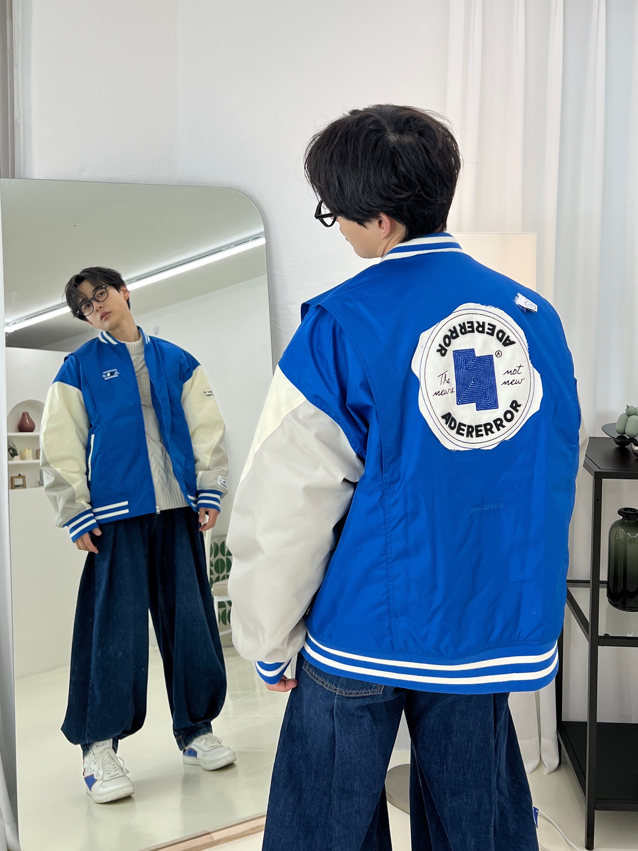 Converse x Ader Error Shapes Varsity Jacket Cobalt, Zara x Ader Error Wide Leg Jeans Blue 착용 스타일 - 1
