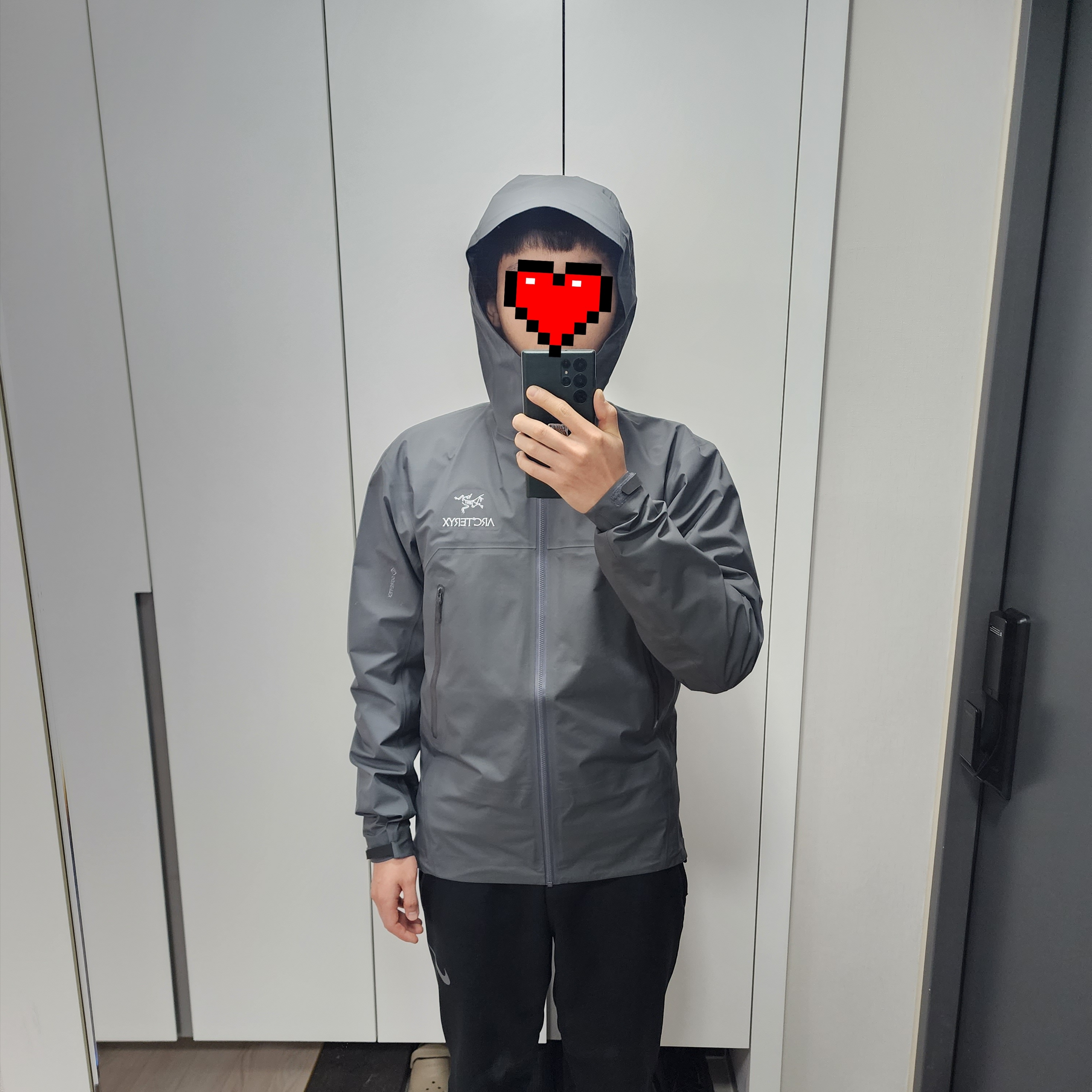 Arc'teryx Beta Jacket Cloud 착용 스타일 - 5