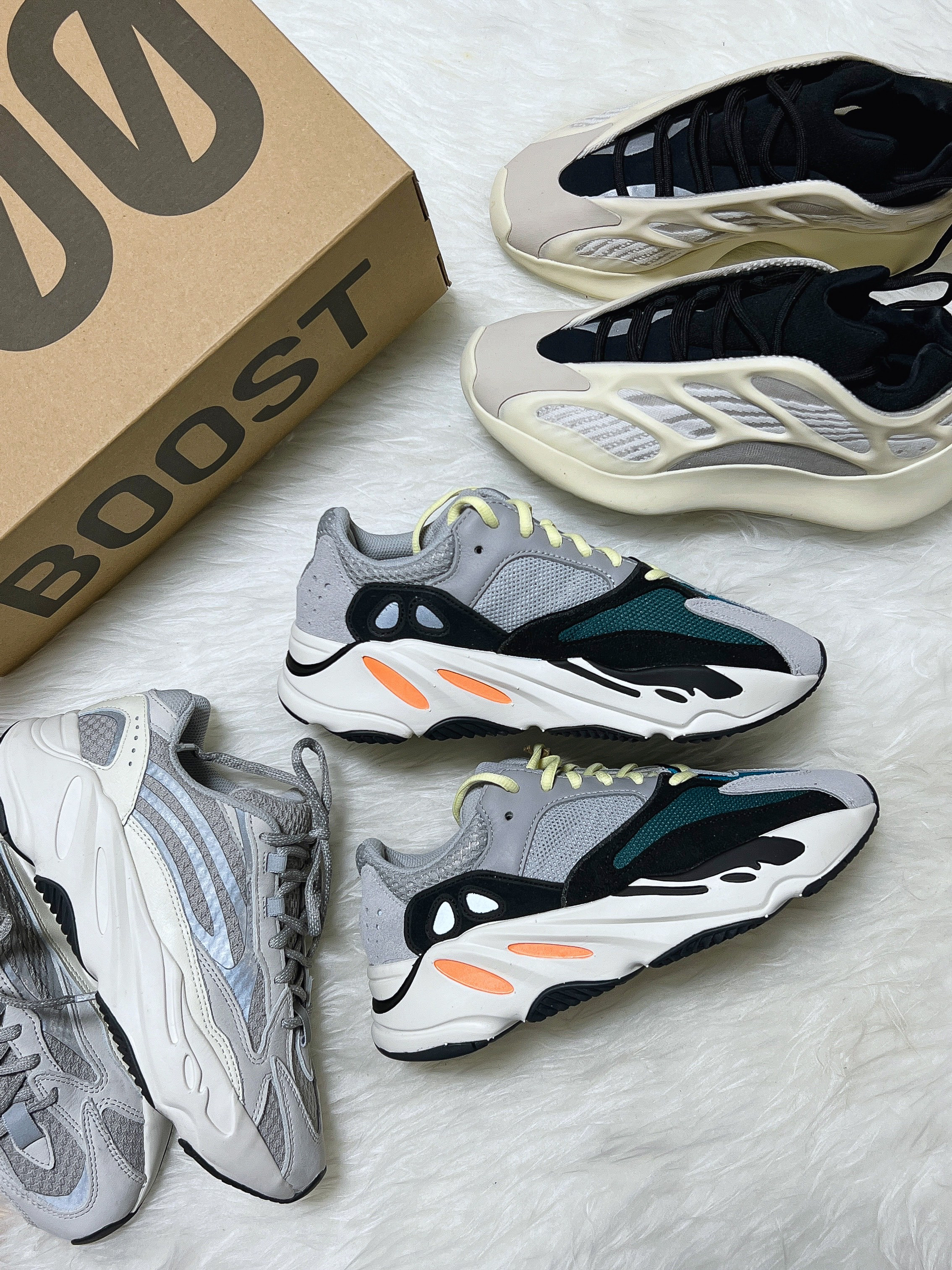 Adidas Yeezy Boost 700 Wave Runner Solid Grey 2021/2022, Casetify x Ader Error iPhone Sticker Magsafe Case Clear 착용 스타일 - 5