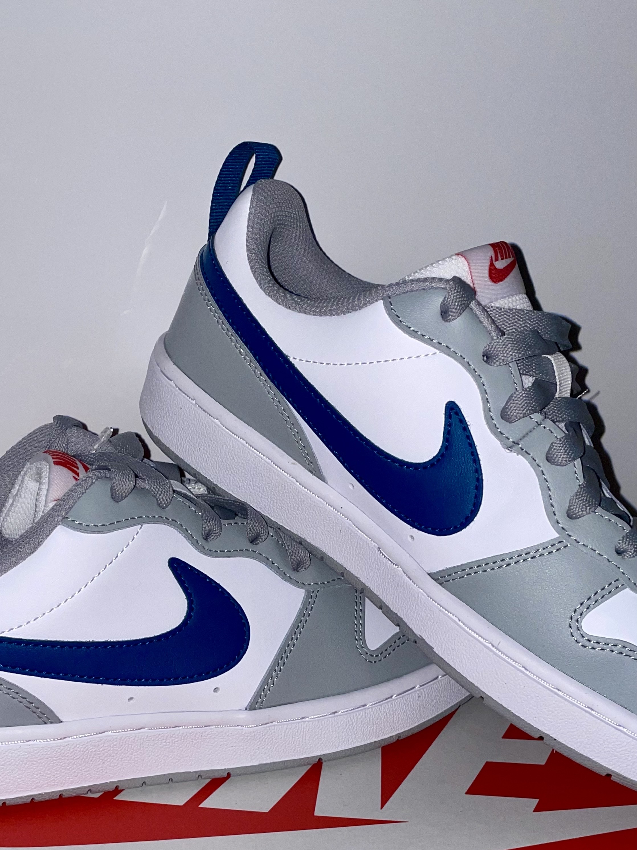 (GS) Nike Court Borough Low 2 Light Smoke Grey 착용 스타일 - 3