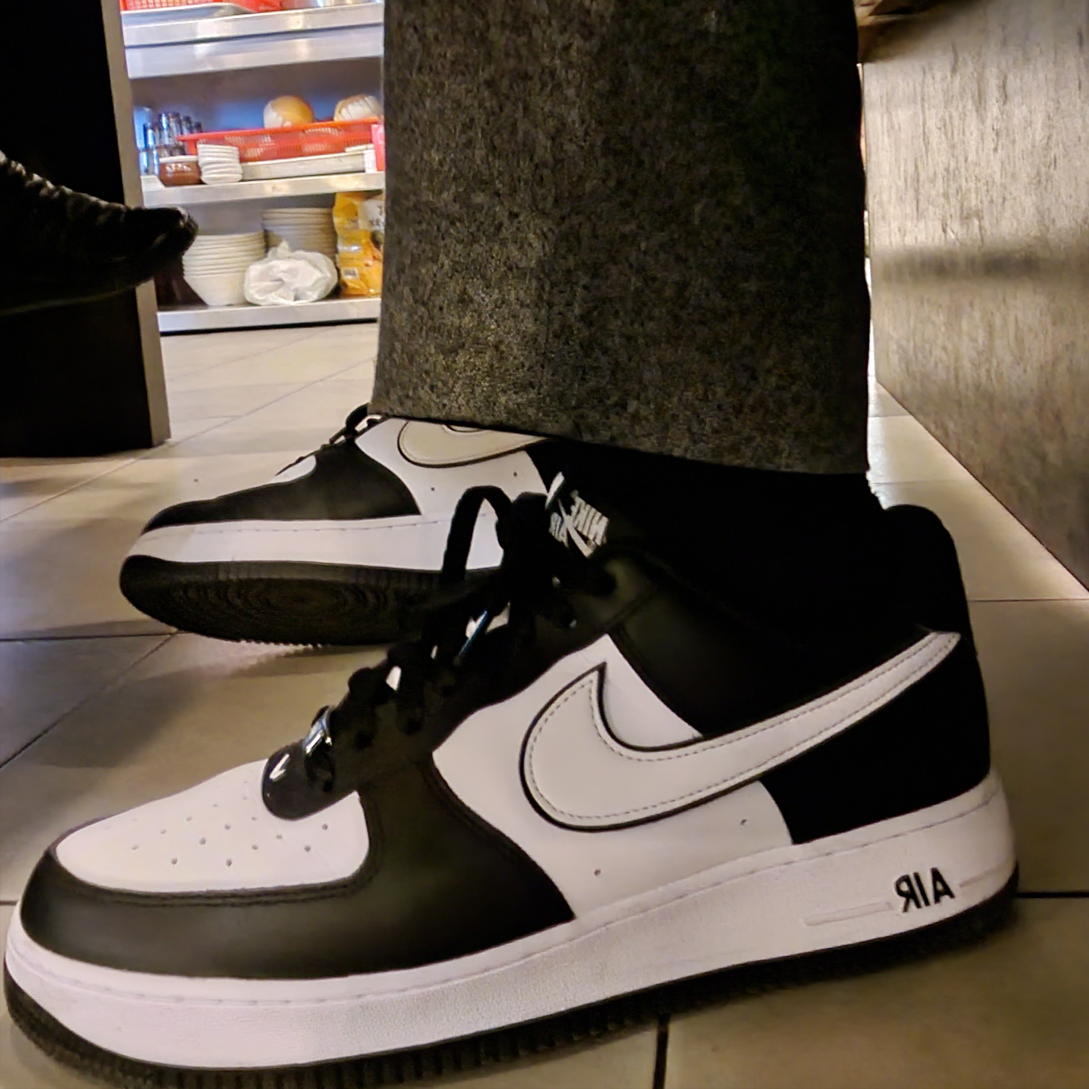 Nike Air Force 1 '07 Black White 착용 스타일