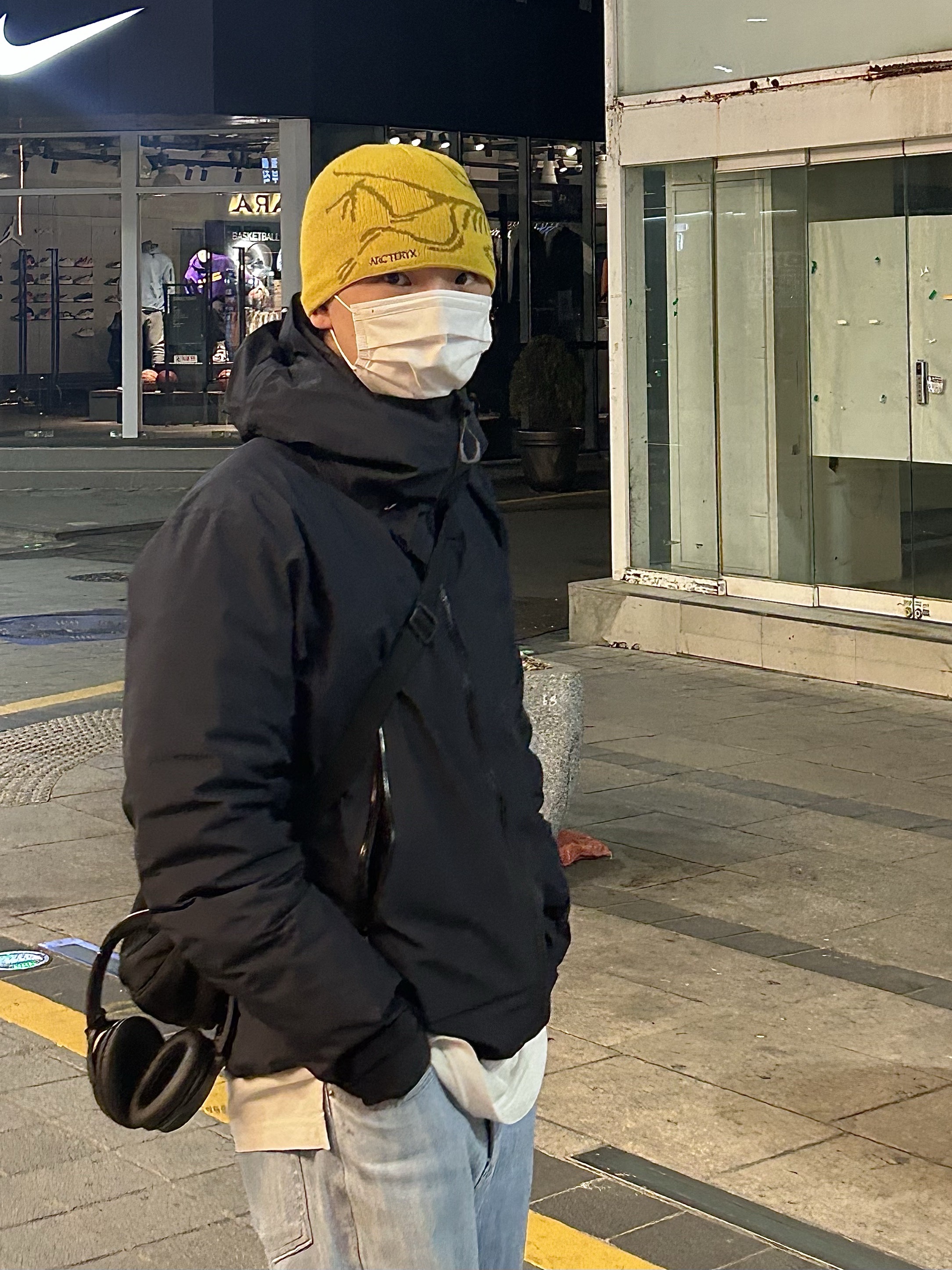 Arc'teryx Bird Head Toque Oracle, BOSE QC45 Triple Black (Korean Ver.) 착용 스타일 - 1