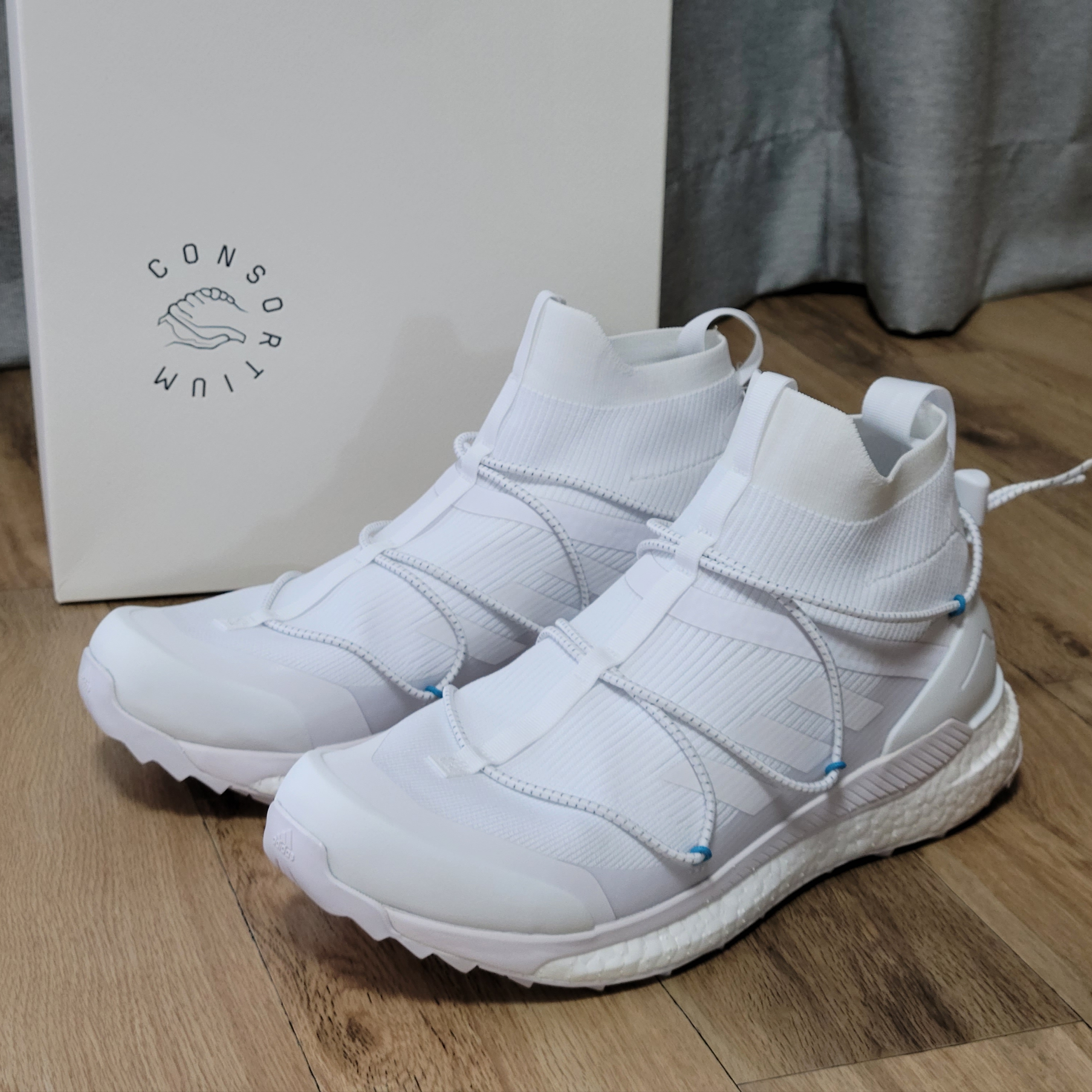 Adidas x Kasina Terrex Free Hiker White 착용 스타일 - 1