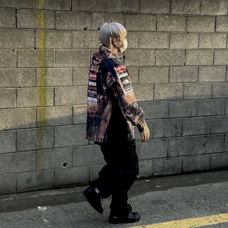 Supreme x The North Face Taped Seam Shell Jacket Times Square - 22FW, Nike x Supreme Air Force 1 Low Black 착용 스타일