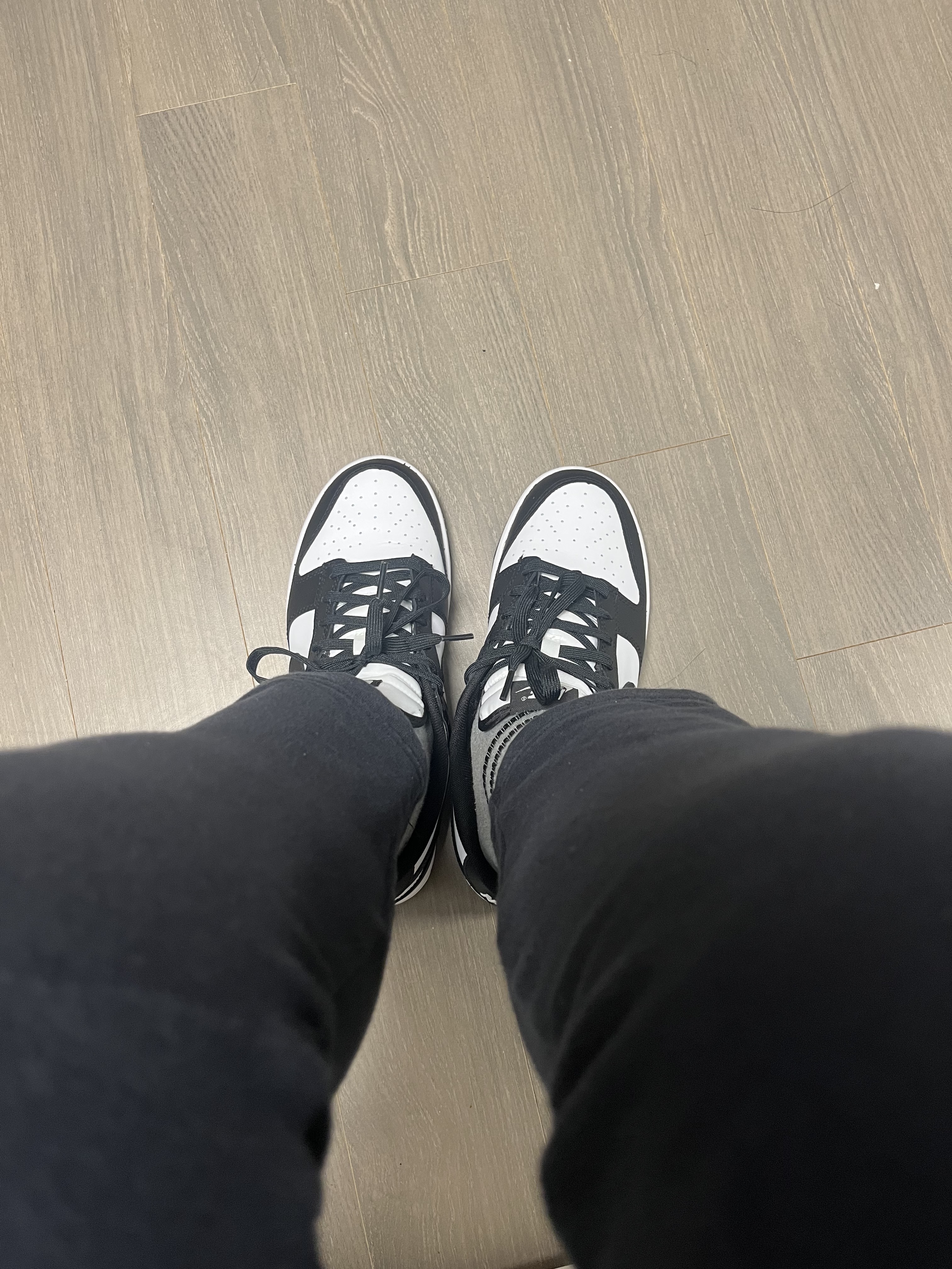Nike Dunk Low Retro Black 착용 스타일 - 2