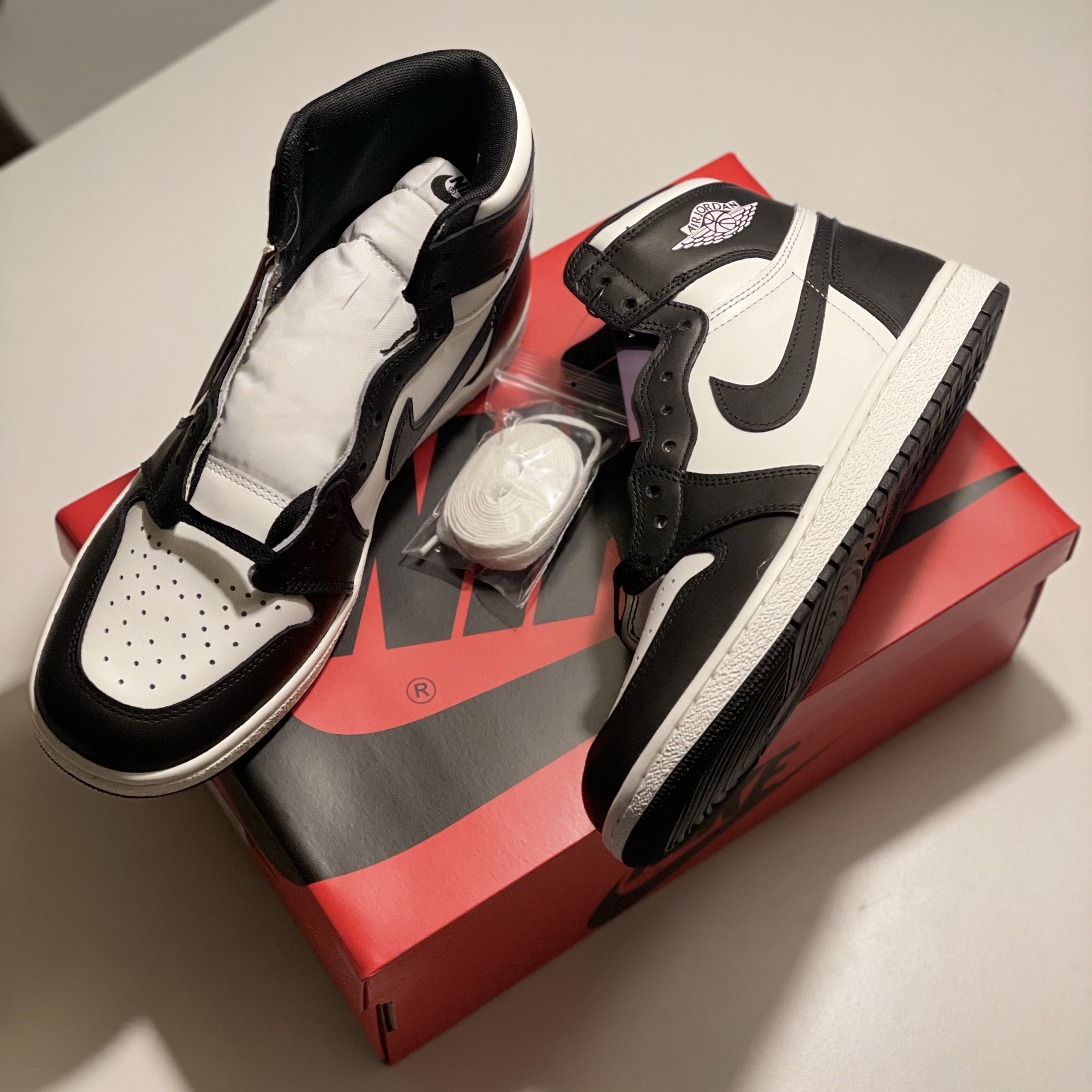 Jordan 1 High 85 Black White 착용 스타일 - 1