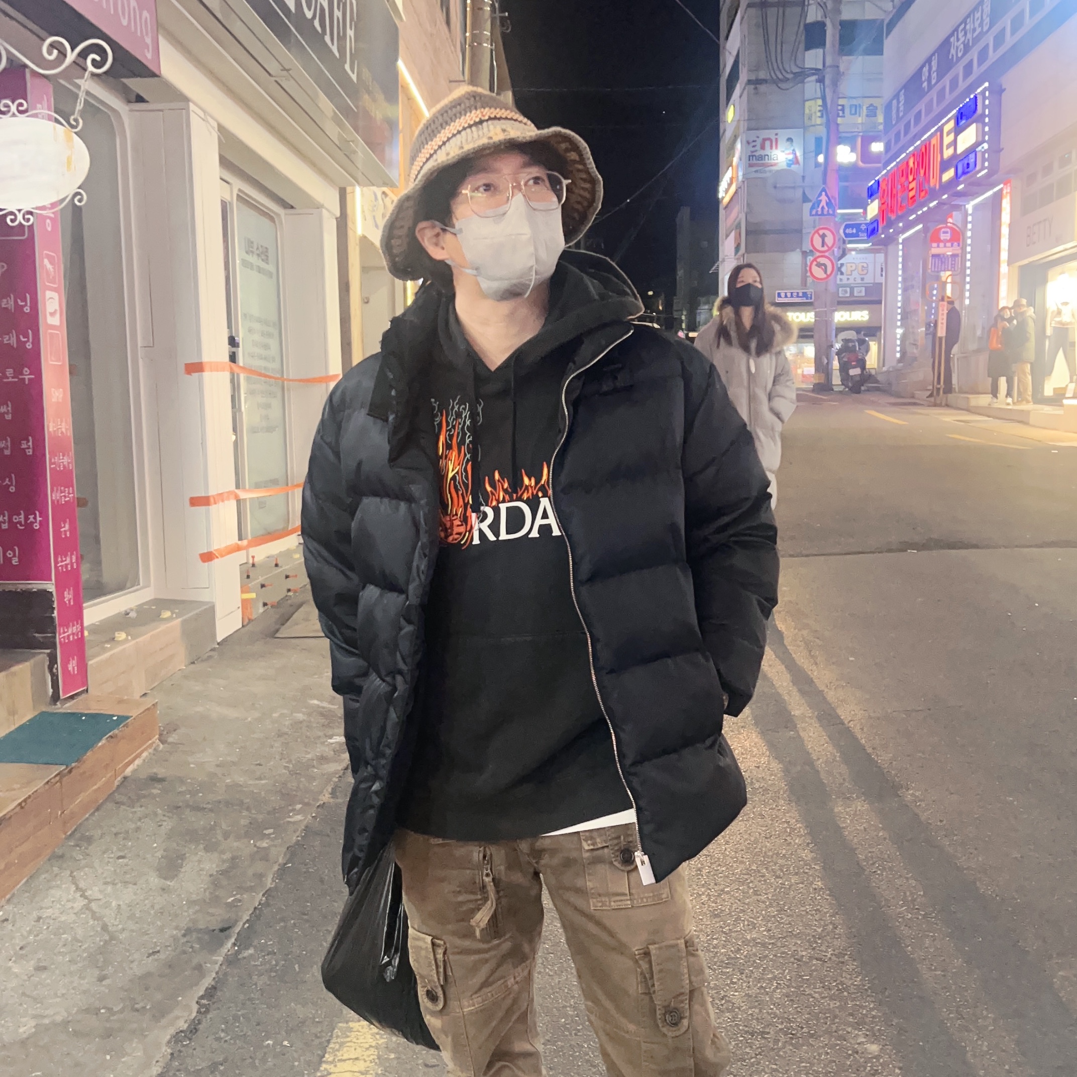 Jordan 1 x Travis Scott Retro Low OG SP Sail and Ridgerock, Jordan x Travis Scott MJ Fleece Hoodie - Asia 착용 스타일 - 2