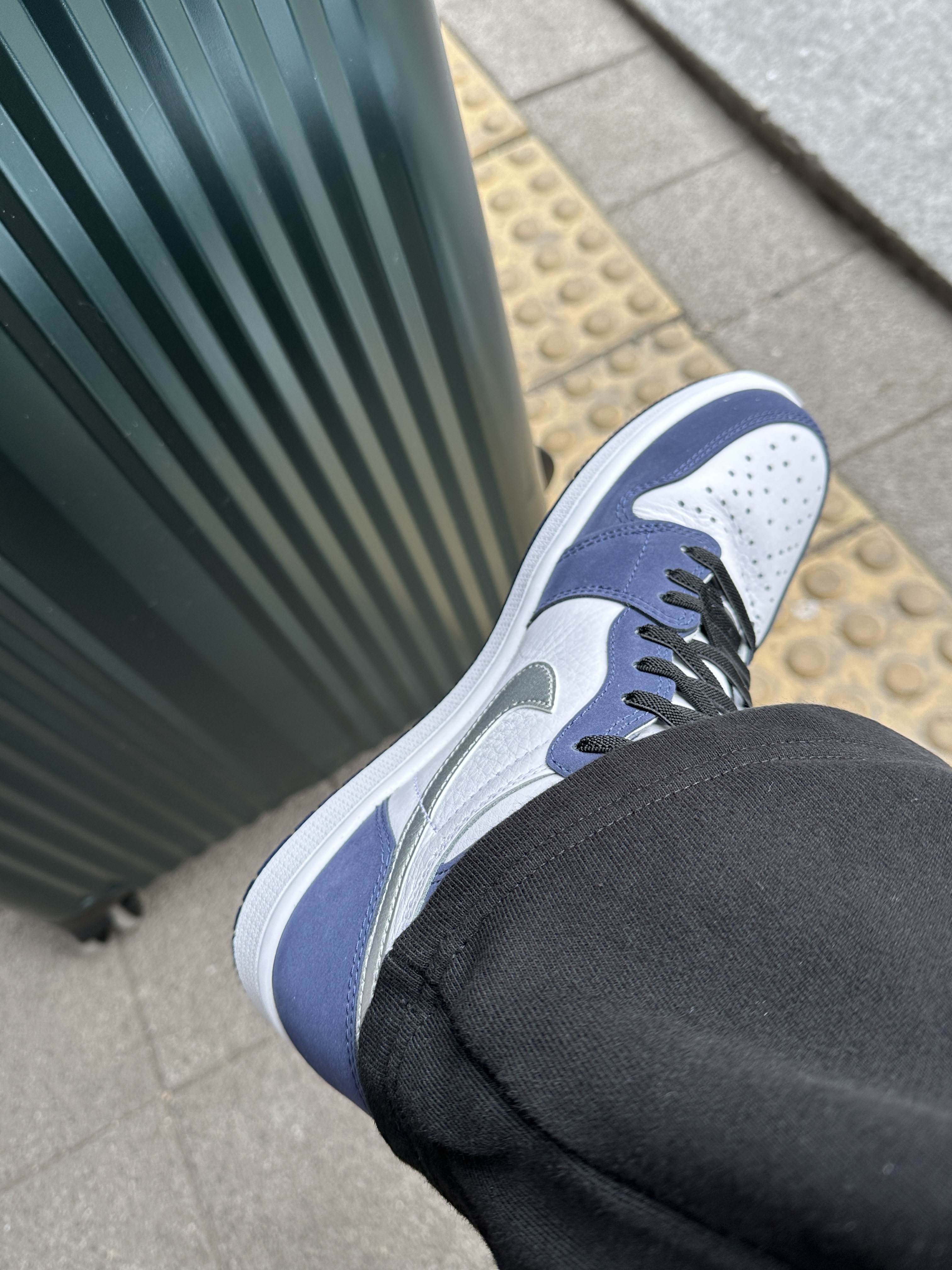Jordan 1 Retro High OG CO.JP Midnight Navy 착용 스타일