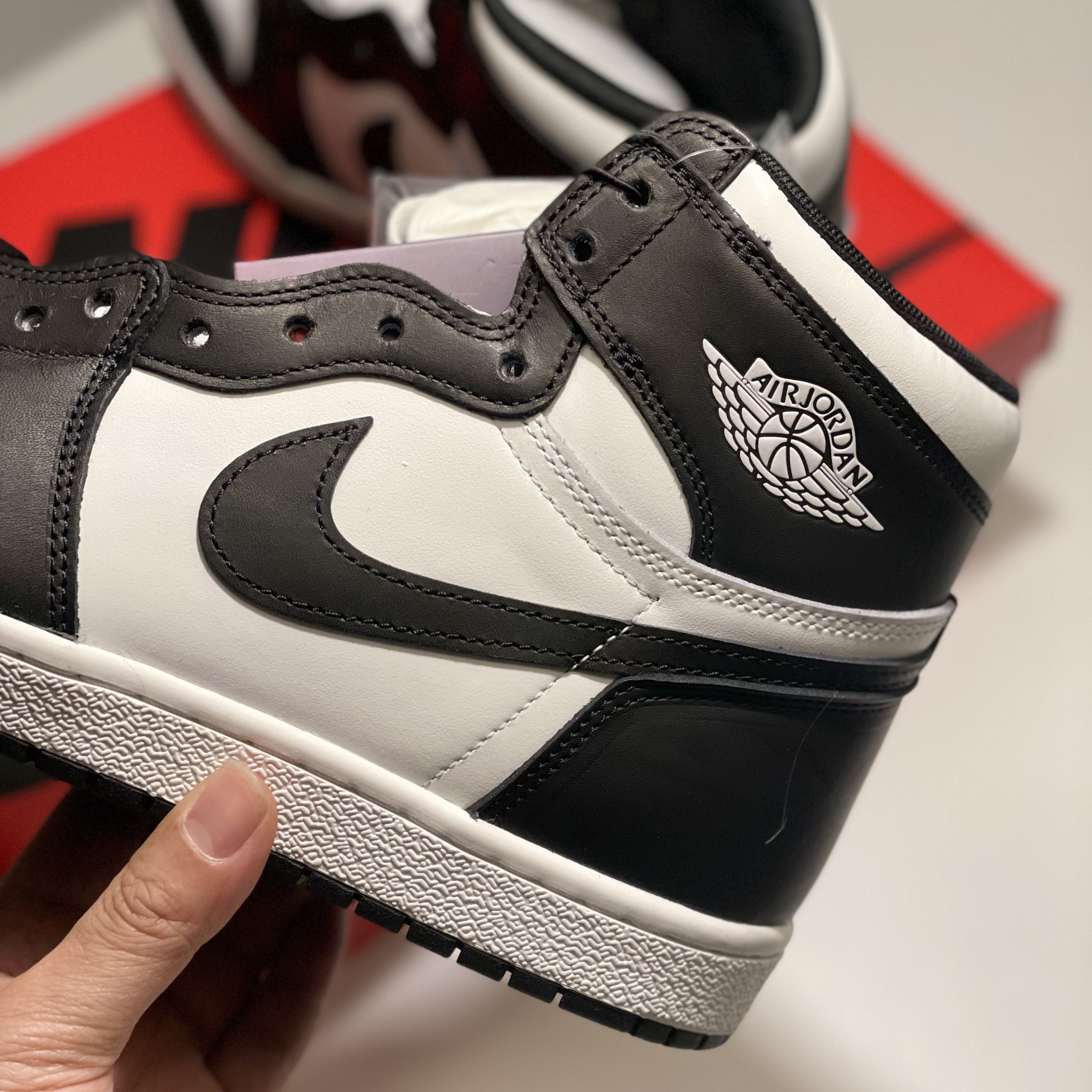 Jordan 1 High 85 Black White 착용 스타일 - 5