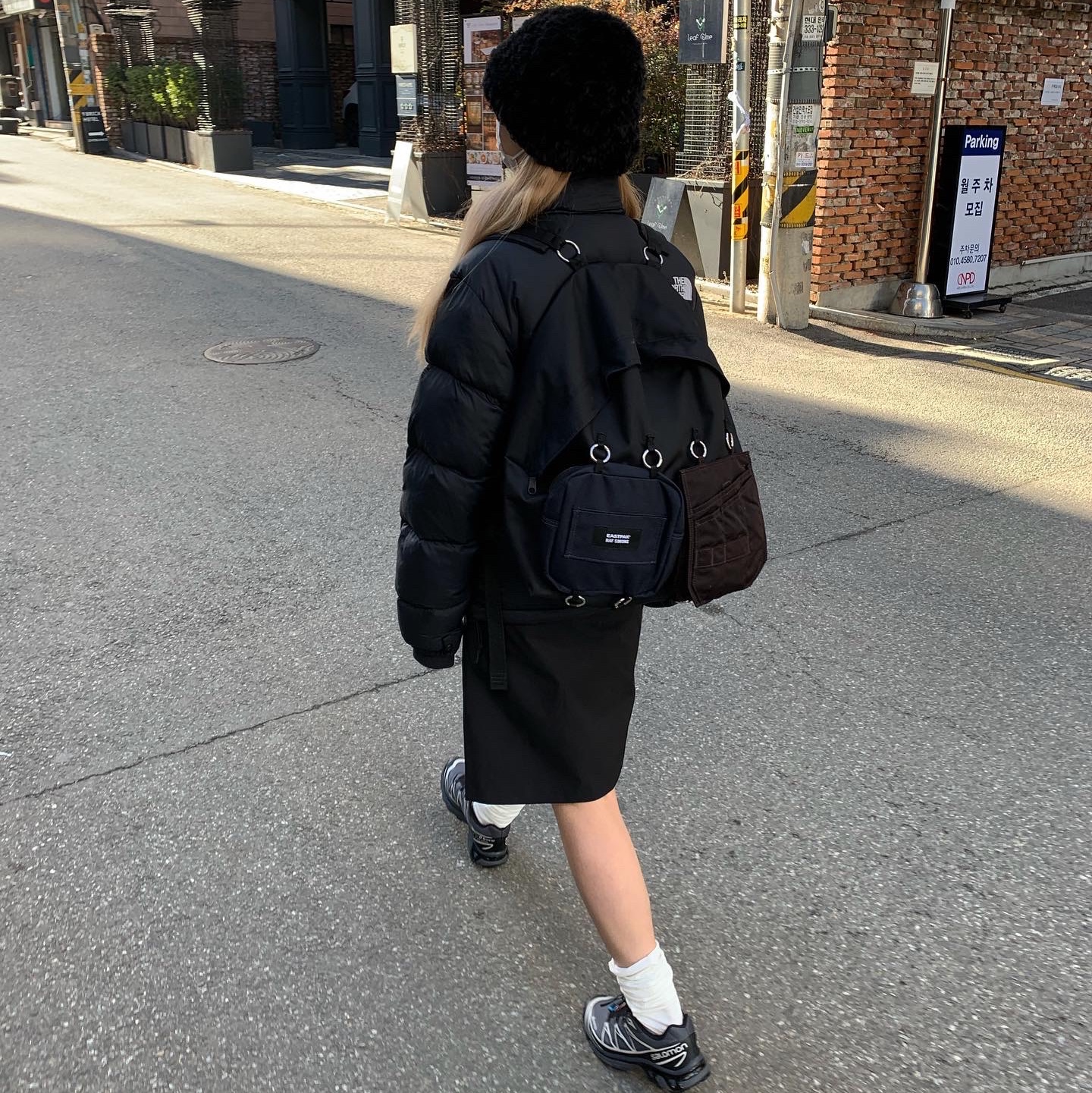 The North Face 1996 Retro Nuptse Jacket Black, Salomon XT-6 Gore-Tex Black Ebony 착용 스타일 - 2